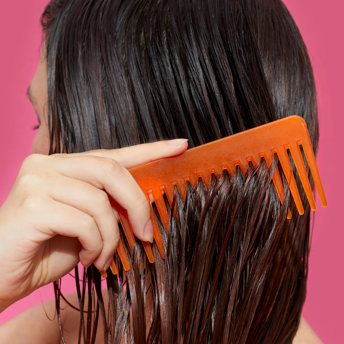 Amika The Wizard Silicone-Free Detangling Primer - Image 3