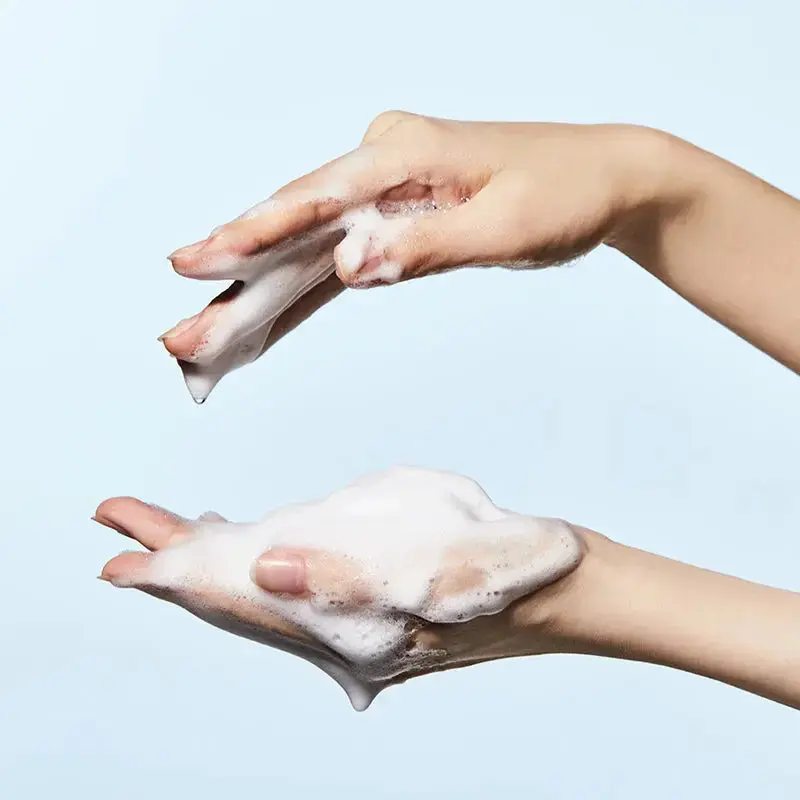 8 Hyaluronic Acid Hydrating Gentle Foaming Cleanser - Image 3