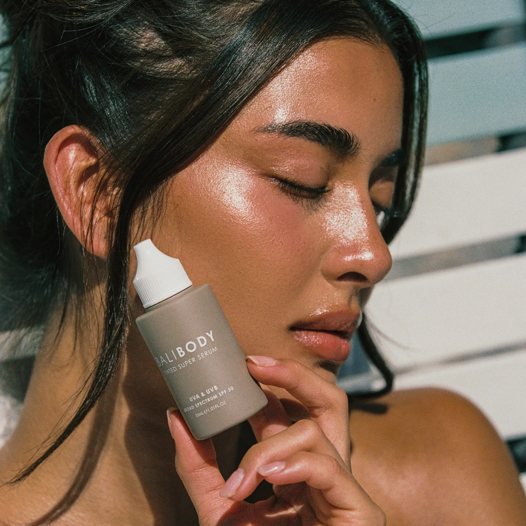 Tinted Super Serum Tan - Image 7