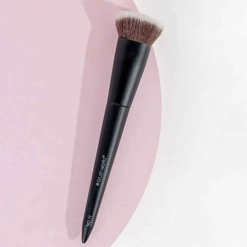 No. 11 Flat Top Contour Brush - Image 5