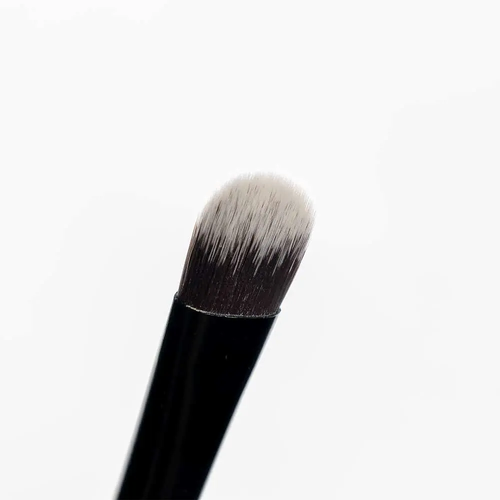 No. 18 Flat Eye Brush - Image 4