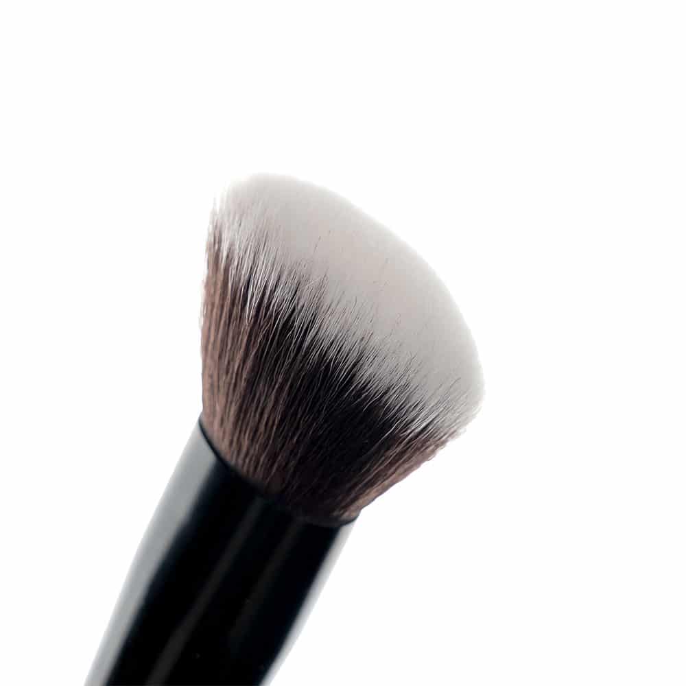 No. 7 Angled Blush Brush - Image 4