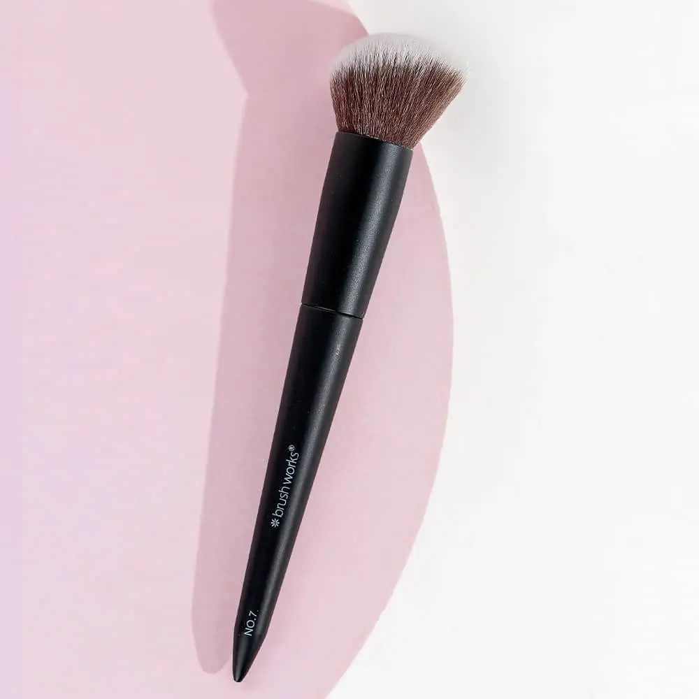 No. 7 Angled Blush Brush - Image 5