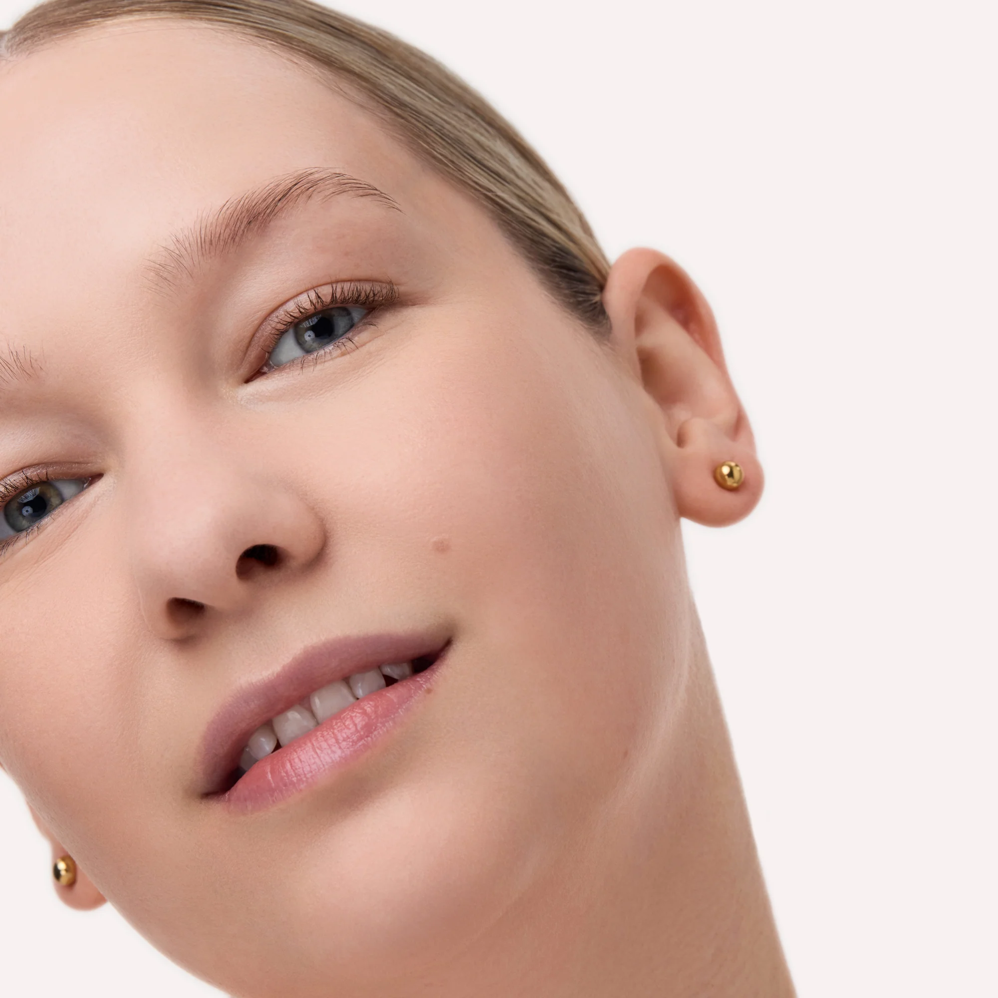 Bright & Blur Setting Powder - Image 4