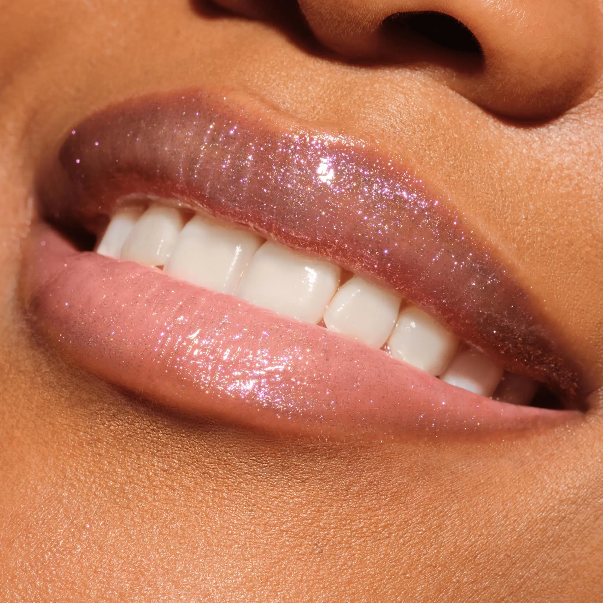 Diamond Glaze Lip Gloss 010 Bubbles 'N' Troubles - Image 2