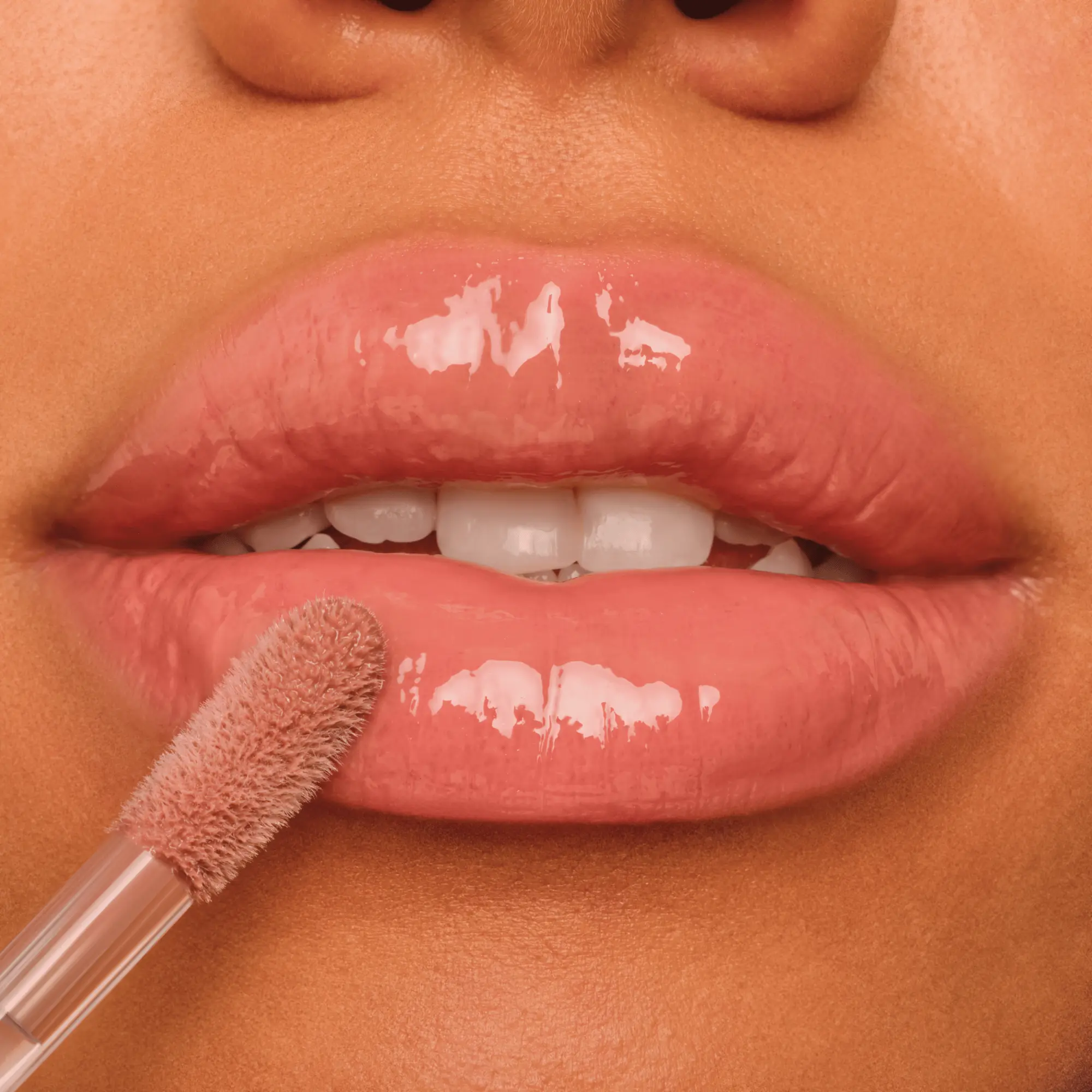 Filler Supreme Lip Gloss 050 Nude, Not Rude - Image 4