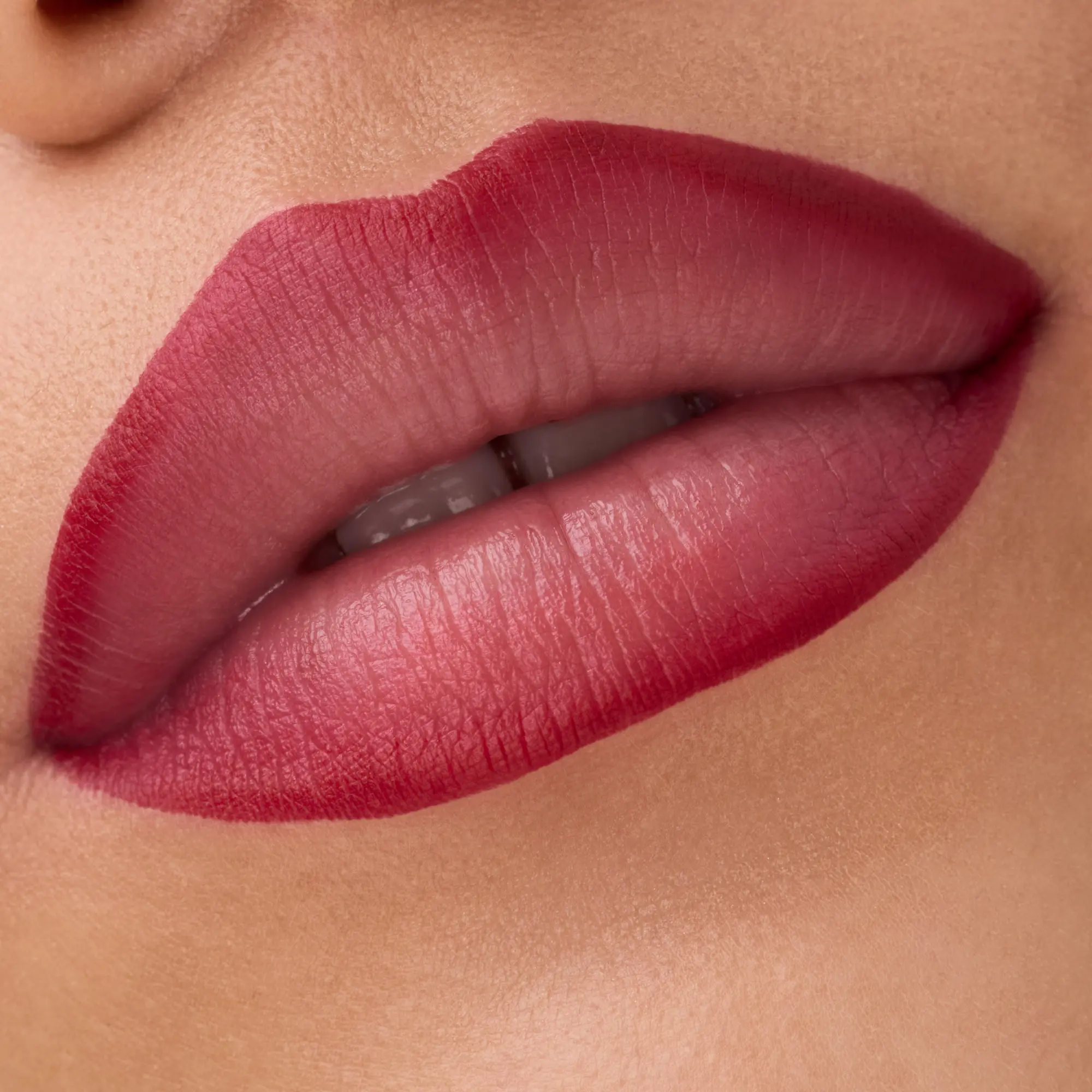 Gel Glide Long-Lasting Lip Liner 030 Left On Red - Image 4