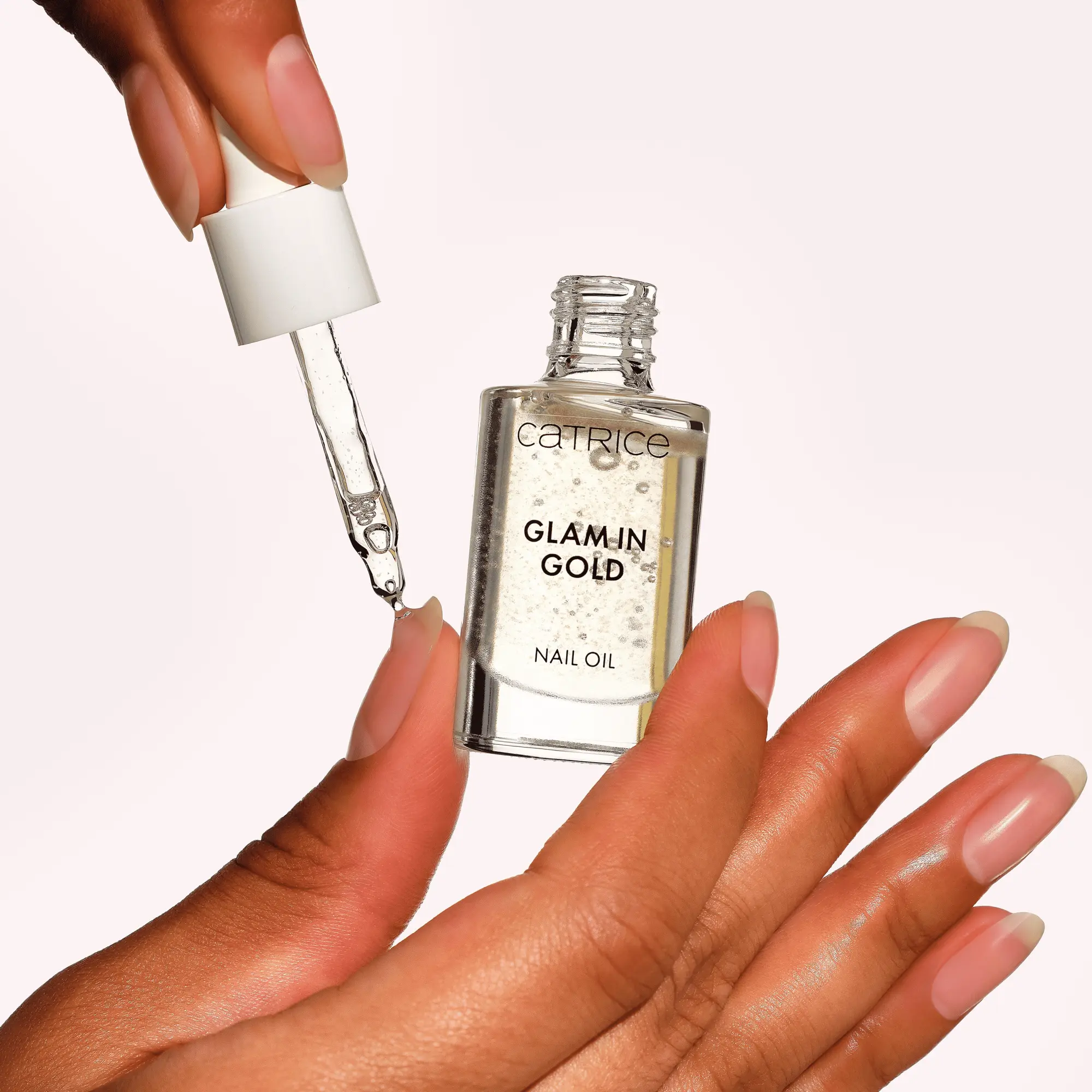 Glam In Gold Nail Oil - Image 2