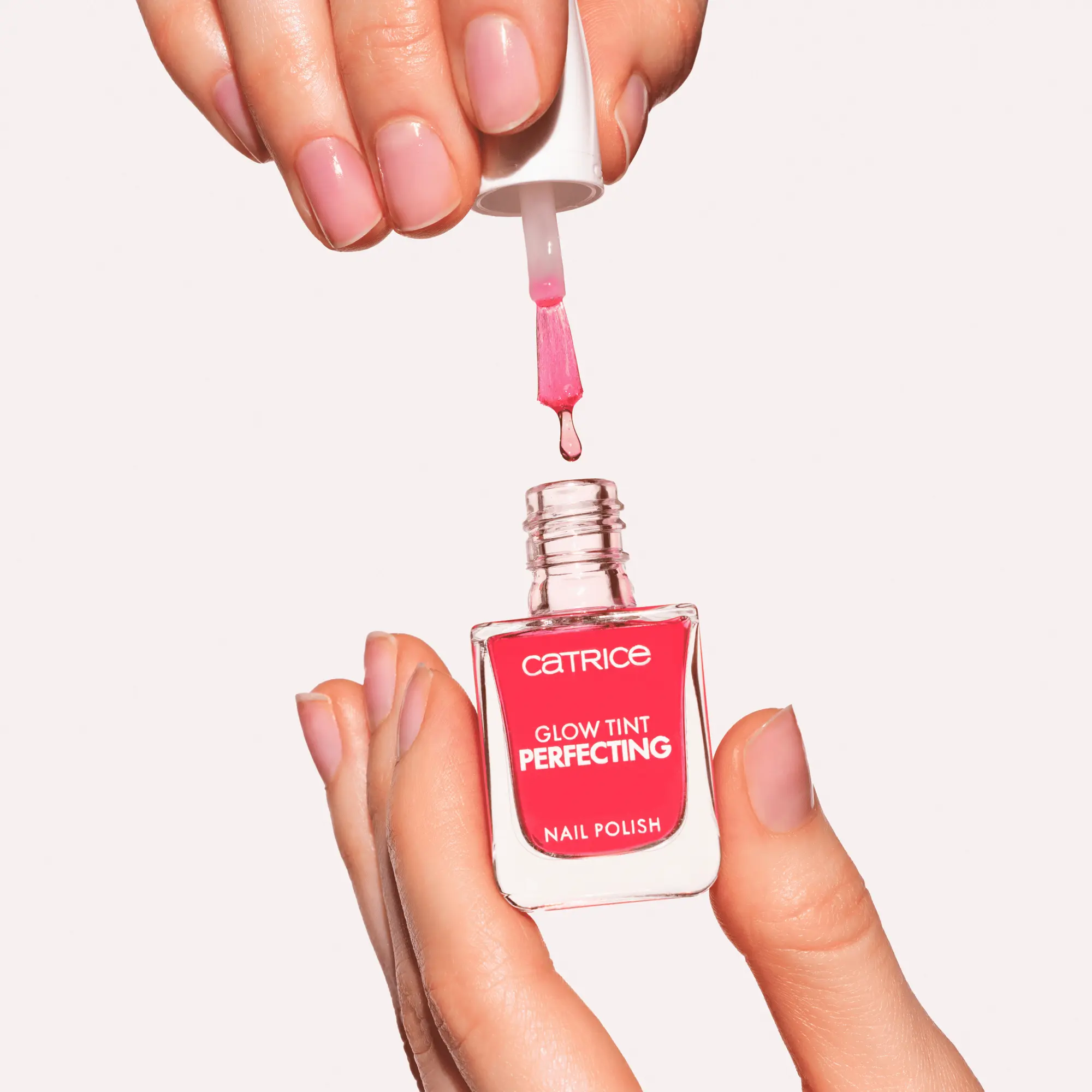 Glow Tint Perfecting Nail Polish 010 Soft Blush - Image 2