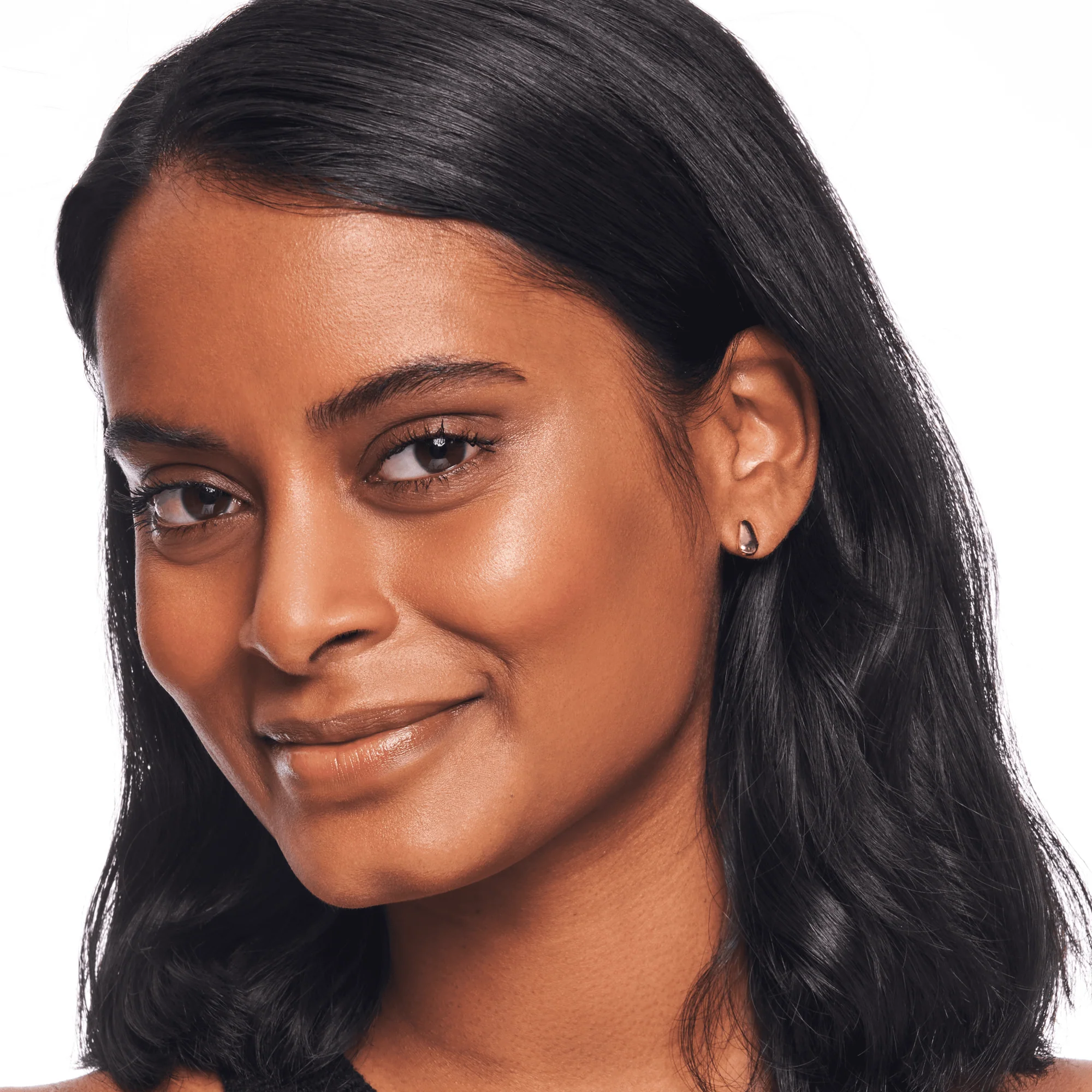 More Than Glow Highlighter 030 Beyond Golden Glow - Image 2