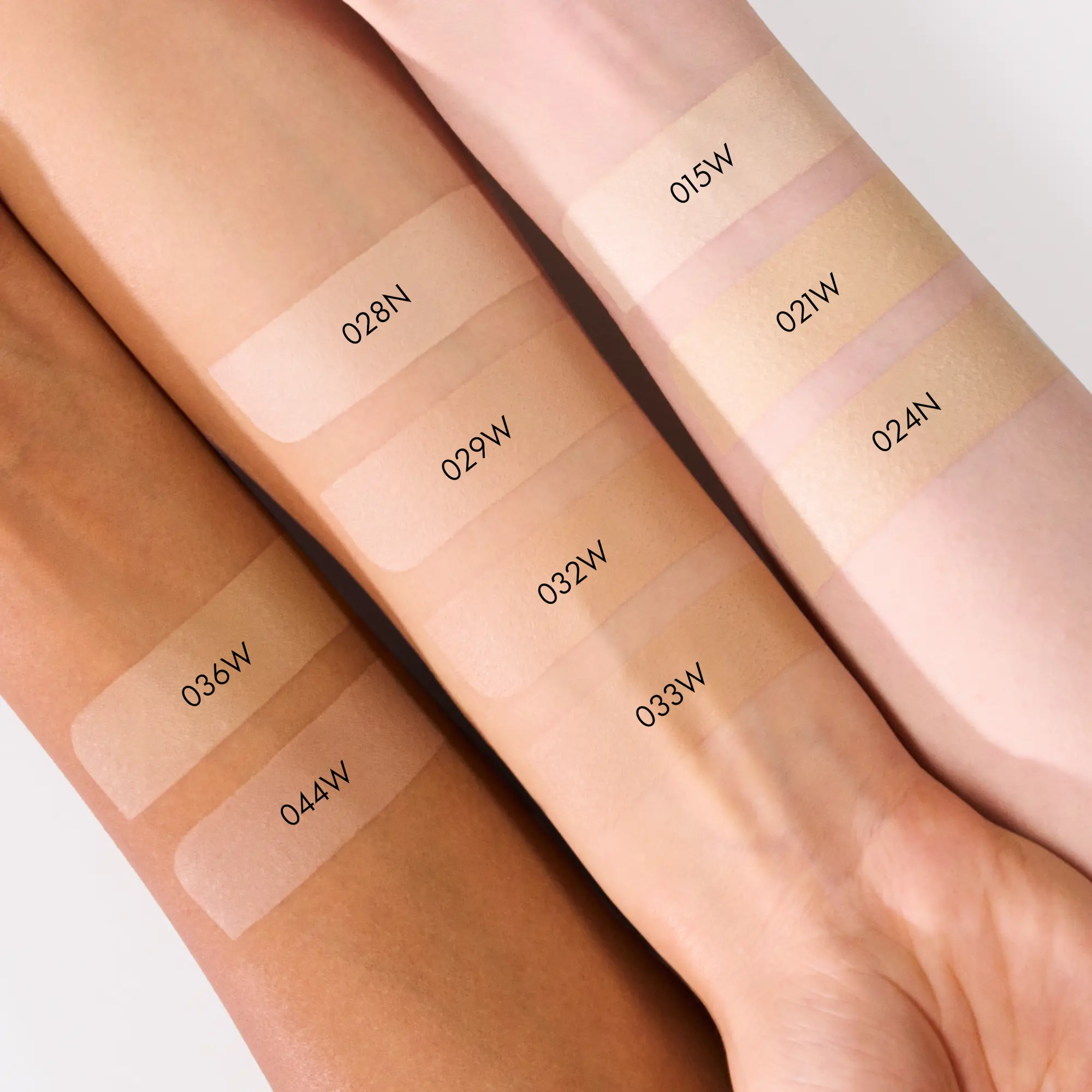 Invisible Cover Cushion Foundation - Image 3