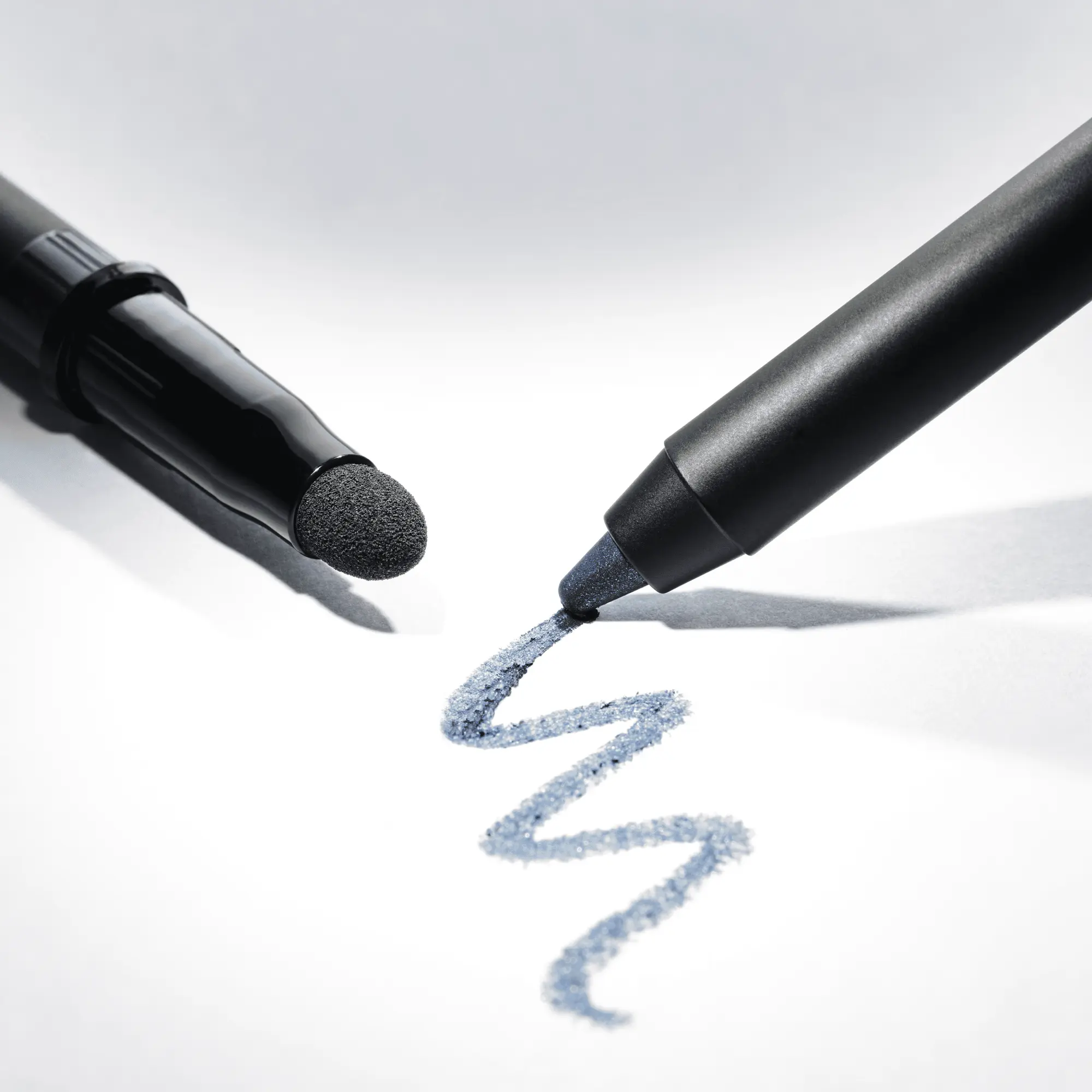 Jewel Glide Effect Eye Pencil 030 Midnight Sapphire - Image 9