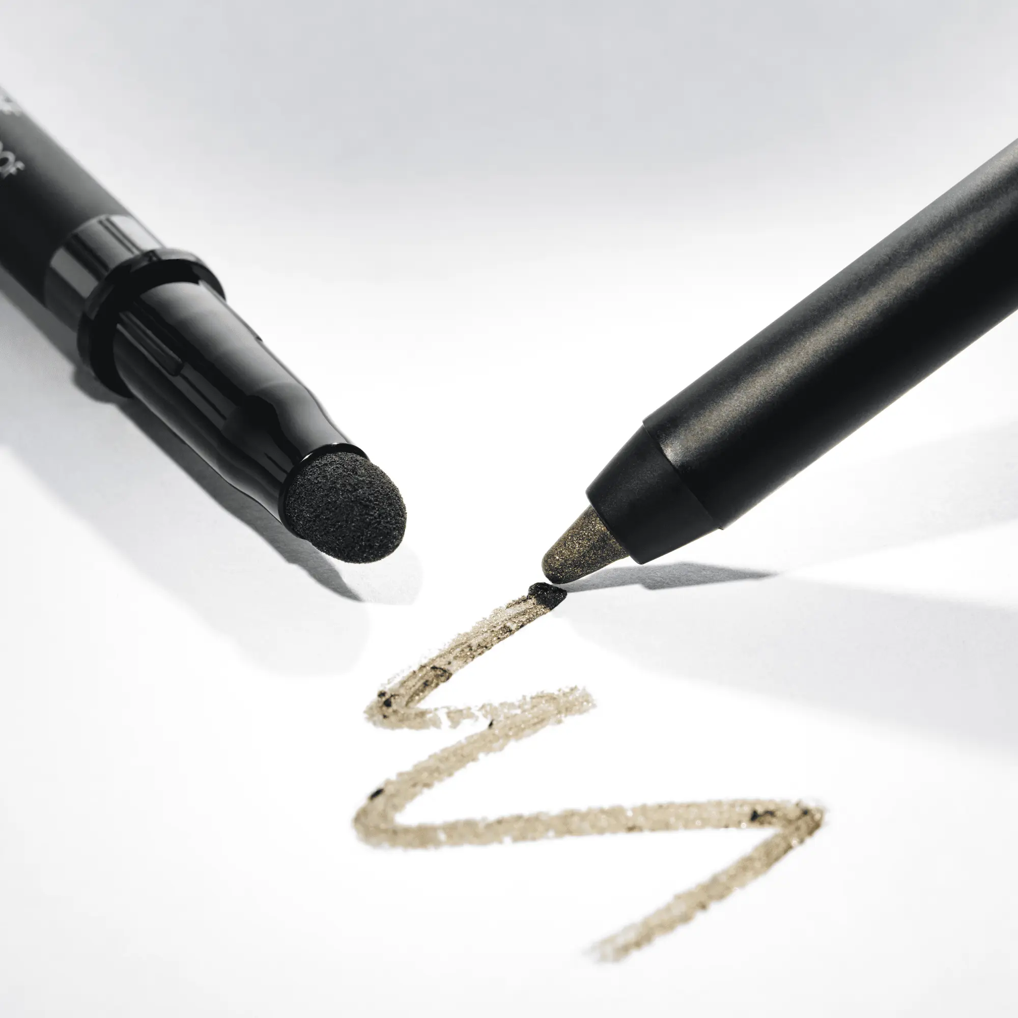 Jewel Glide Effect Eye Pencil 040 Golden Jade - Image 8