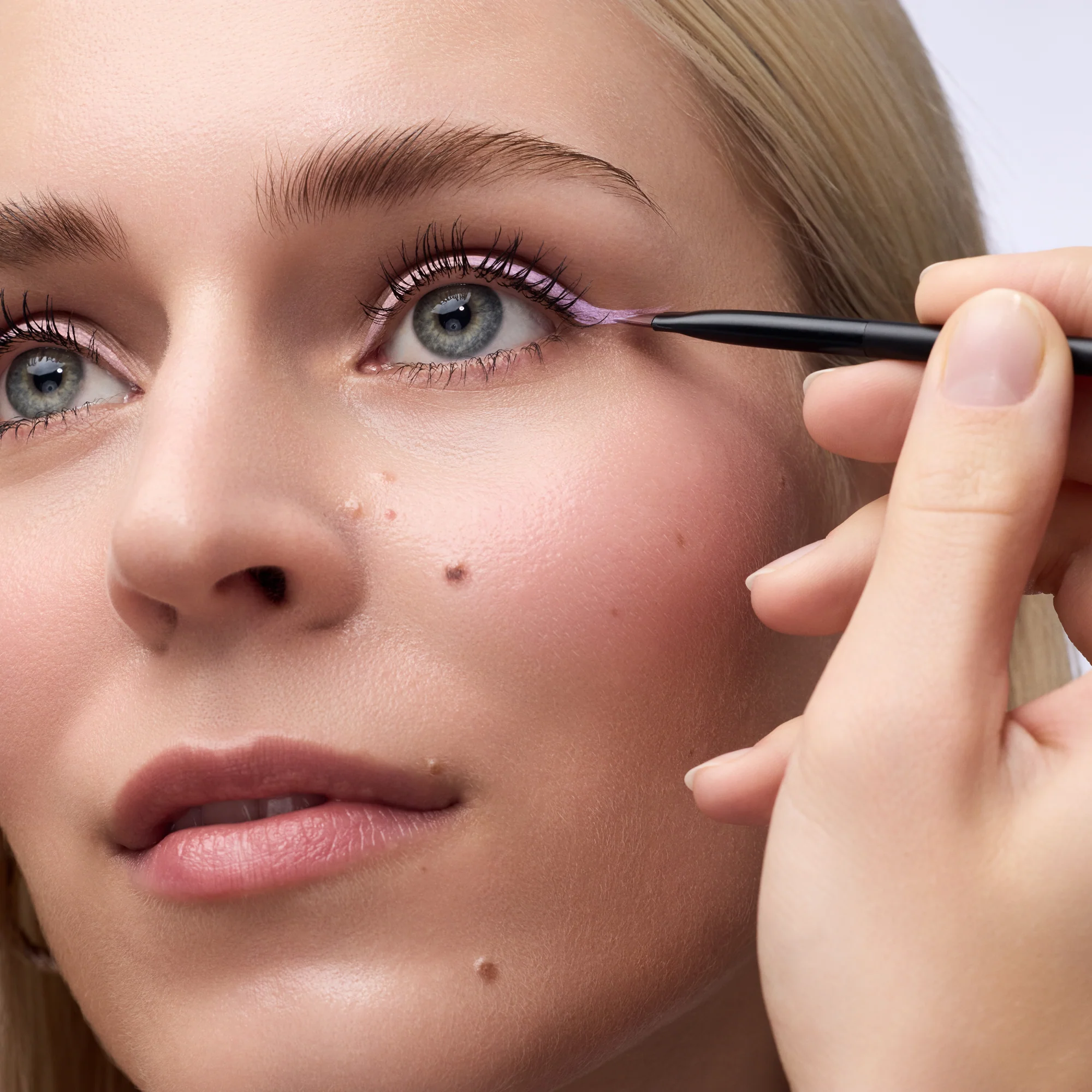 Magic Perfectors Eyeliner Brush - Image 3