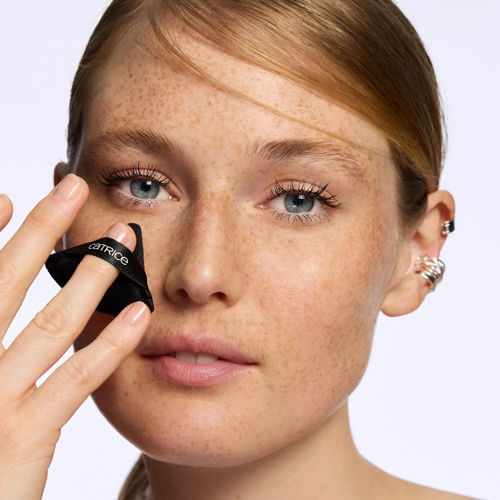 Magic Perfectors Powder Puff - Image 2