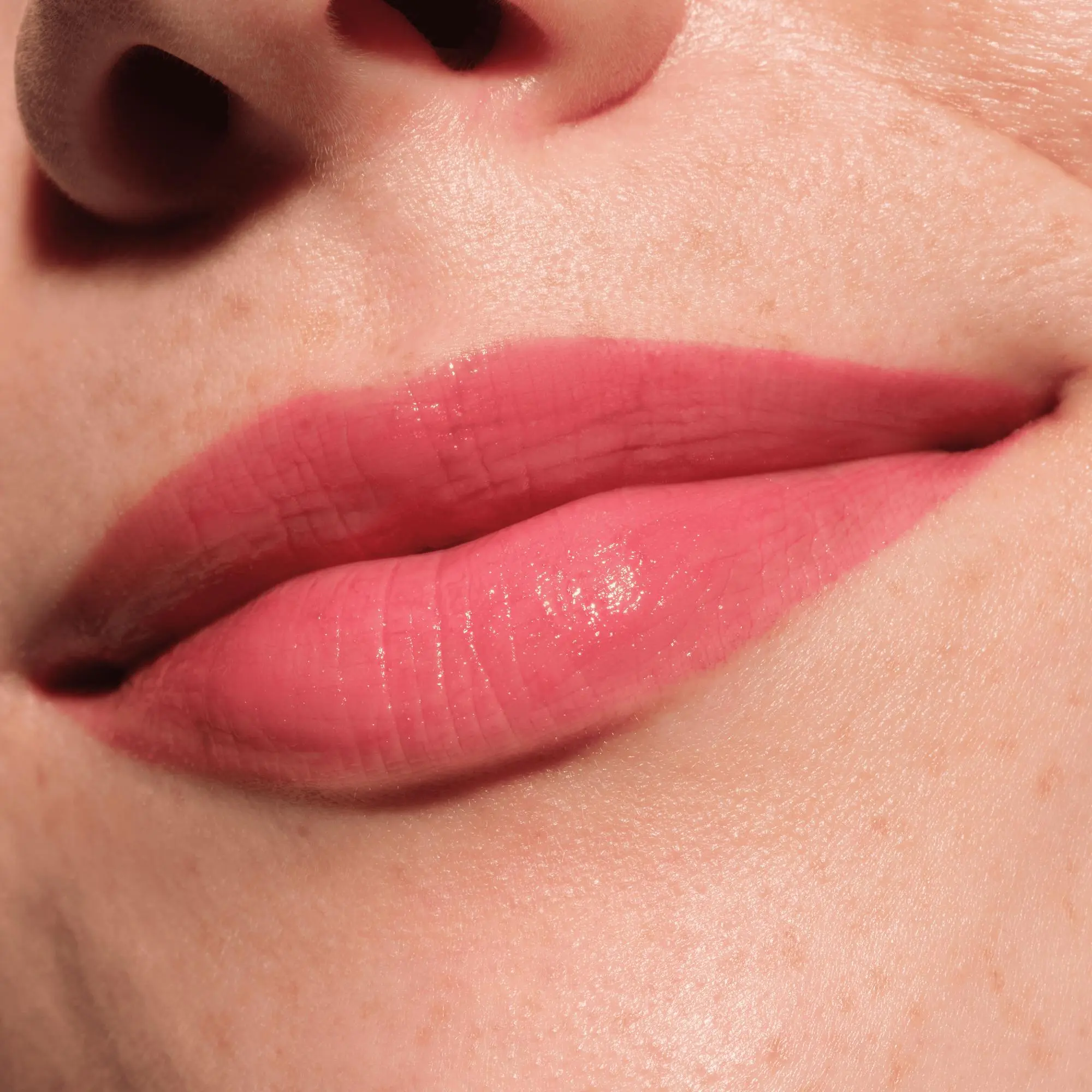 Melt & Plump Juicy Lip Plumper 050 Tropic Like It’s Hot - Image 4