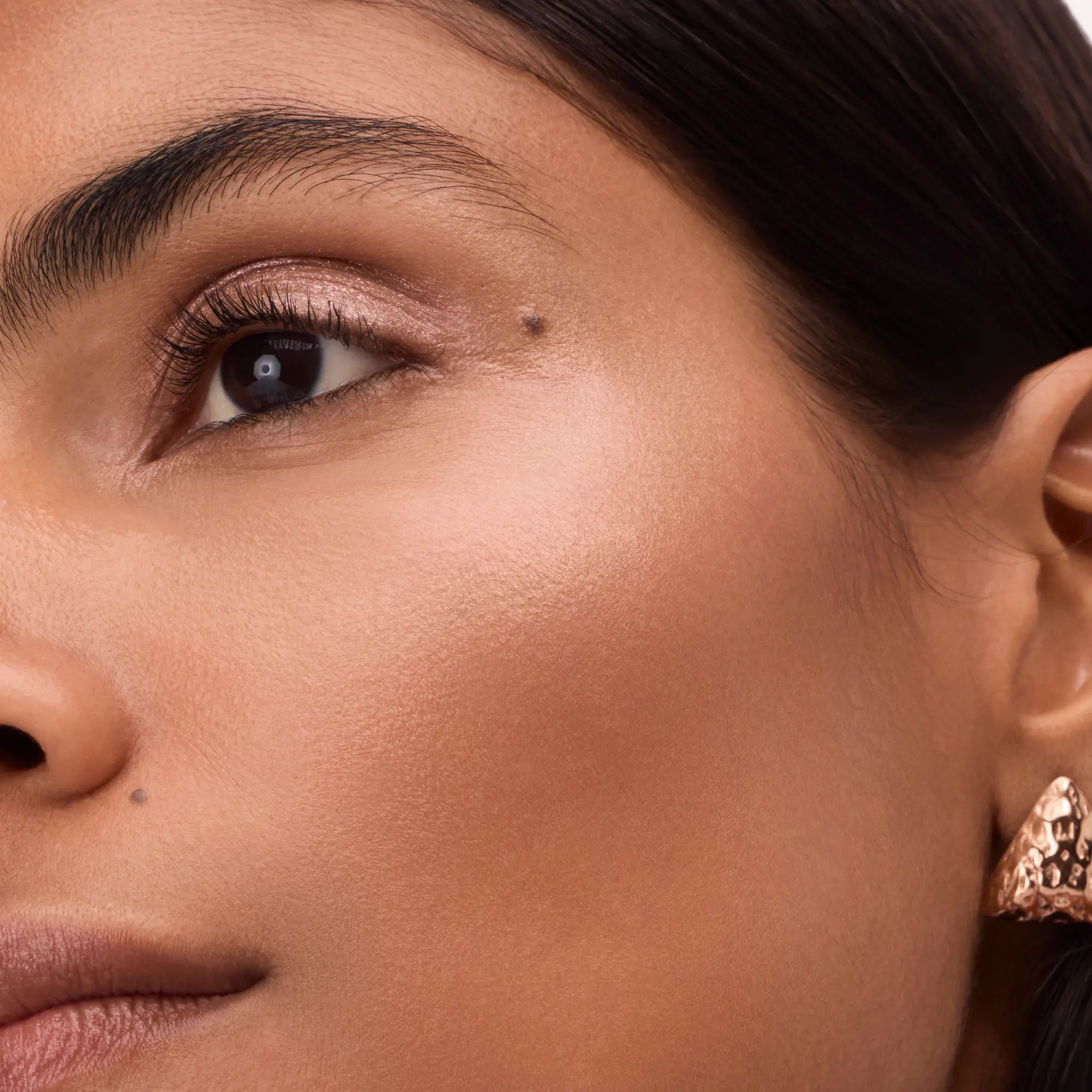 More Than Glow Liquid Highlighter 020 Dewy Rose - Image 5