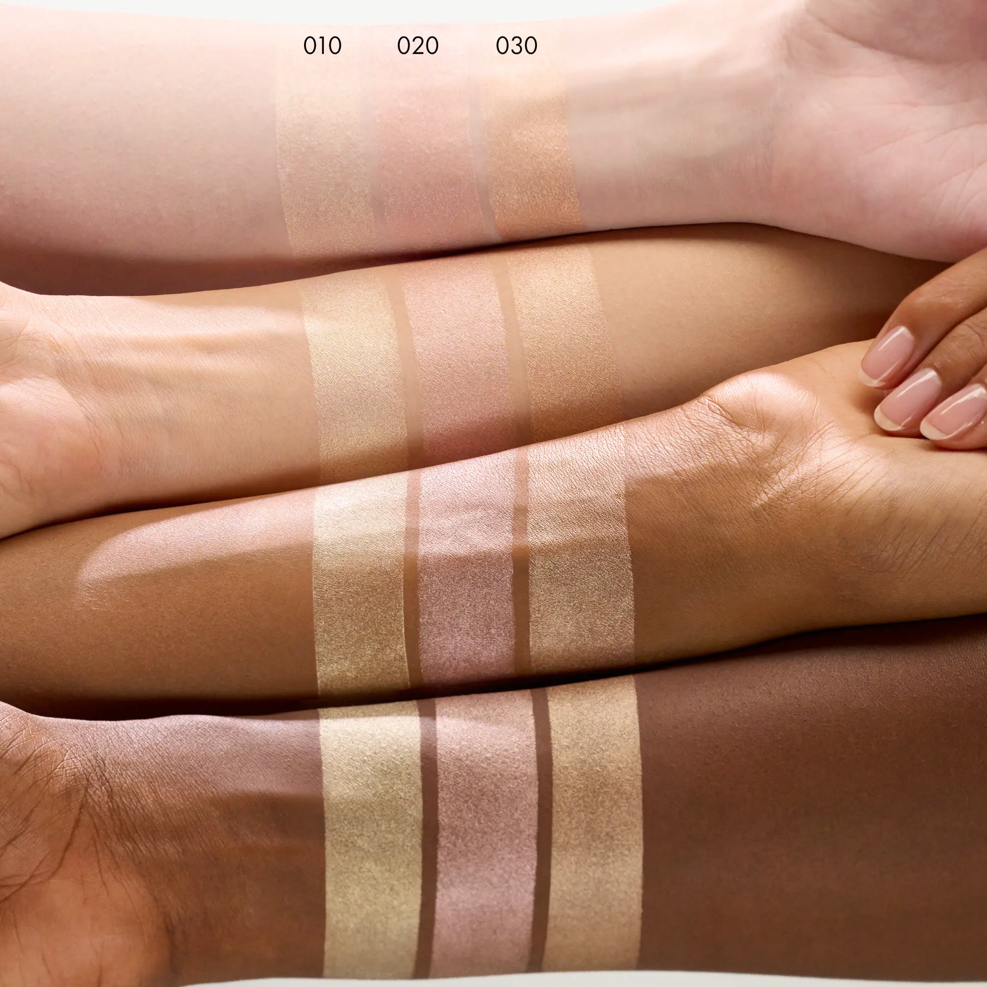 More Than Glow Liquid Highlighter 030 Golden Silk - Image 3