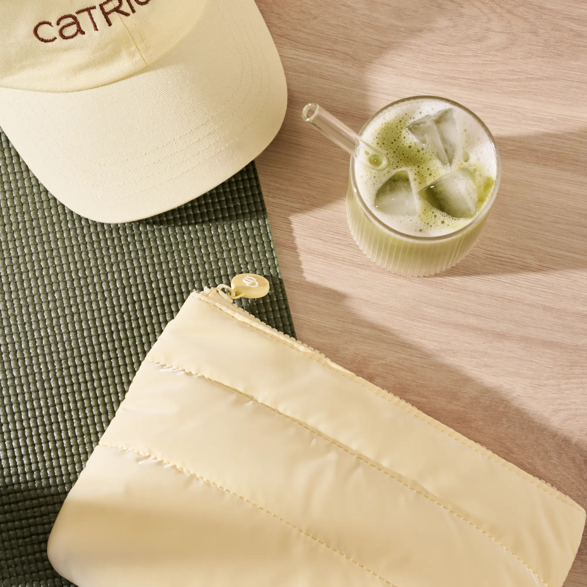 My Core Essentials Essential Beauty Pouch C01 Stretch & Store - Image 2