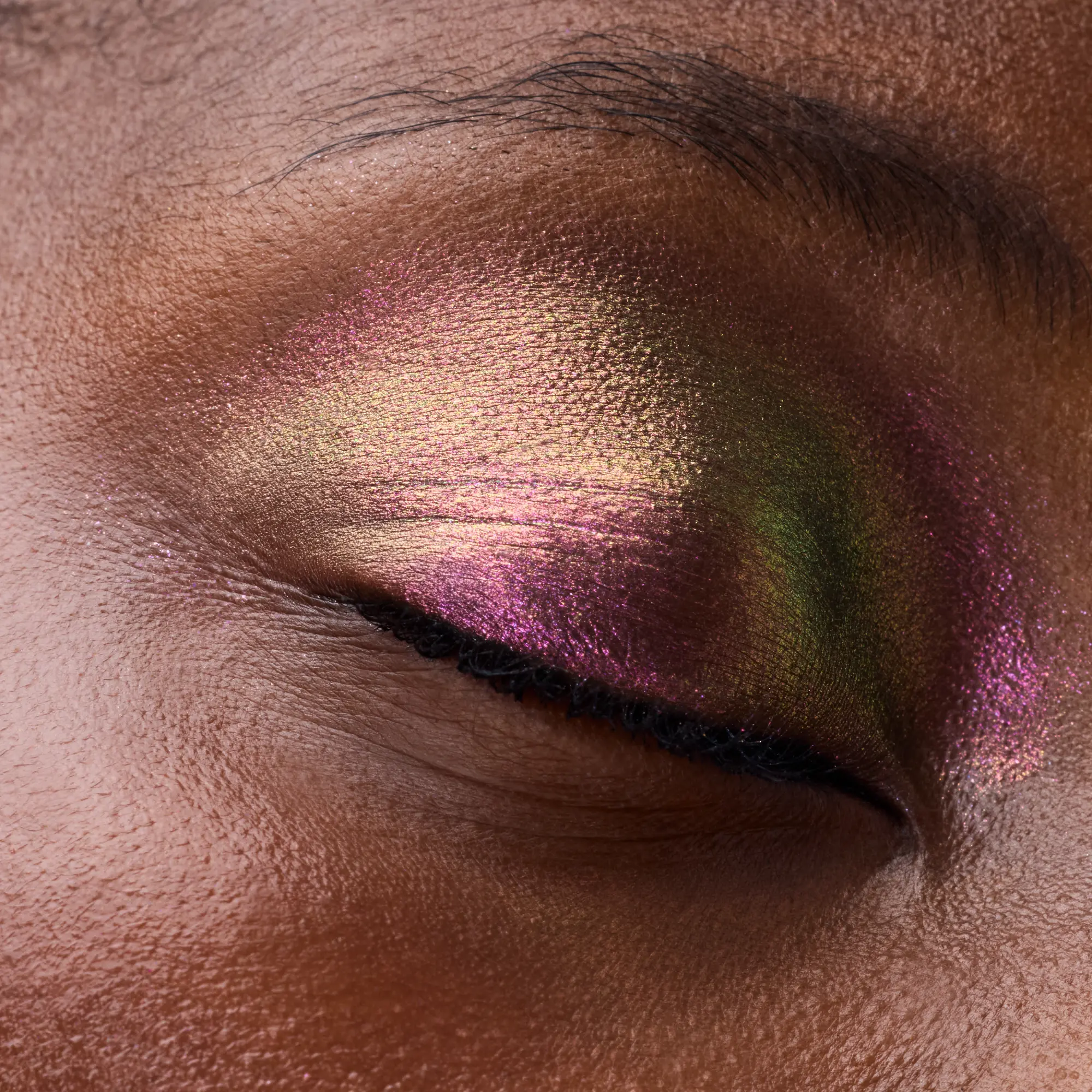 Prismatic Shift Eyeshadow 020 Berry Blaze - Image 2