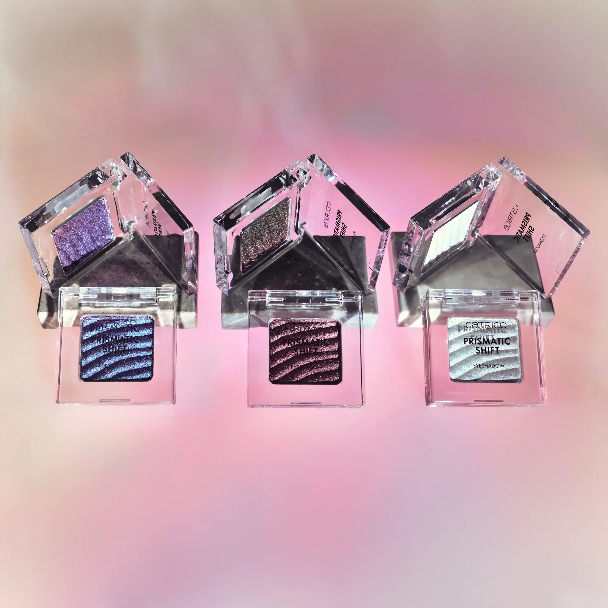 Prismatic Shift Eyeshadow 030 Midnight Wave - Image 7