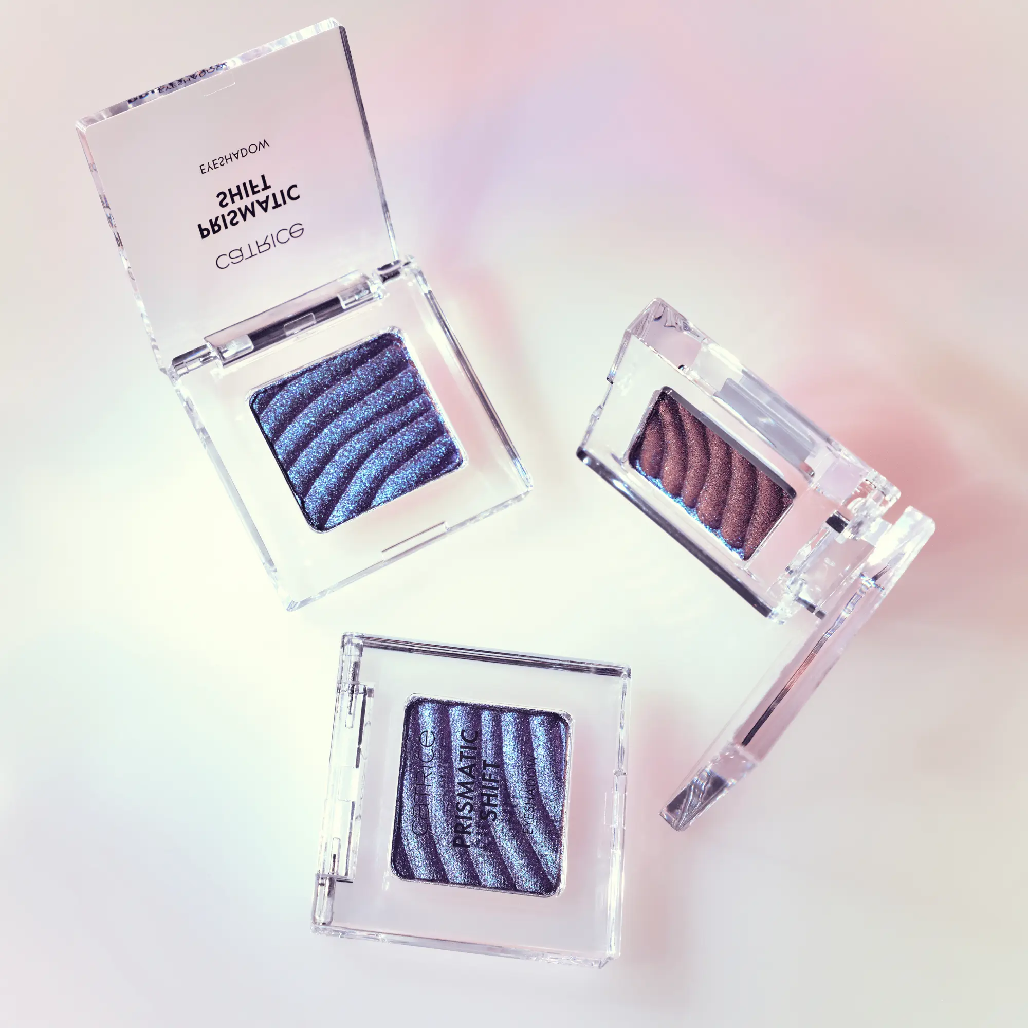 Prismatic Shift Eyeshadow 030 Midnight Wave - Image 8