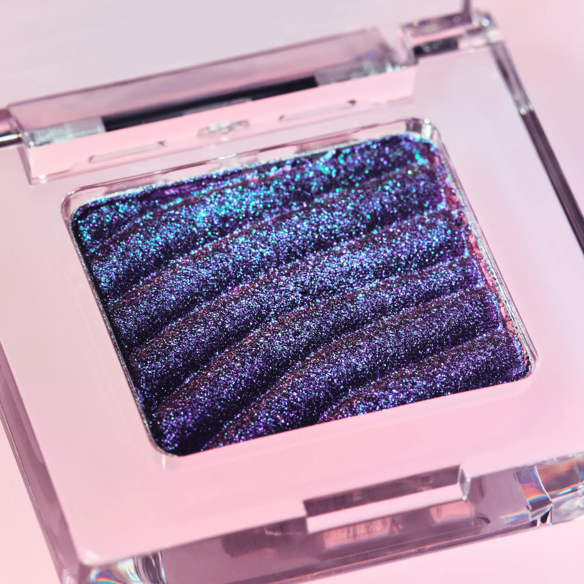 Prismatic Shift Eyeshadow 030 Midnight Wave - Image 9