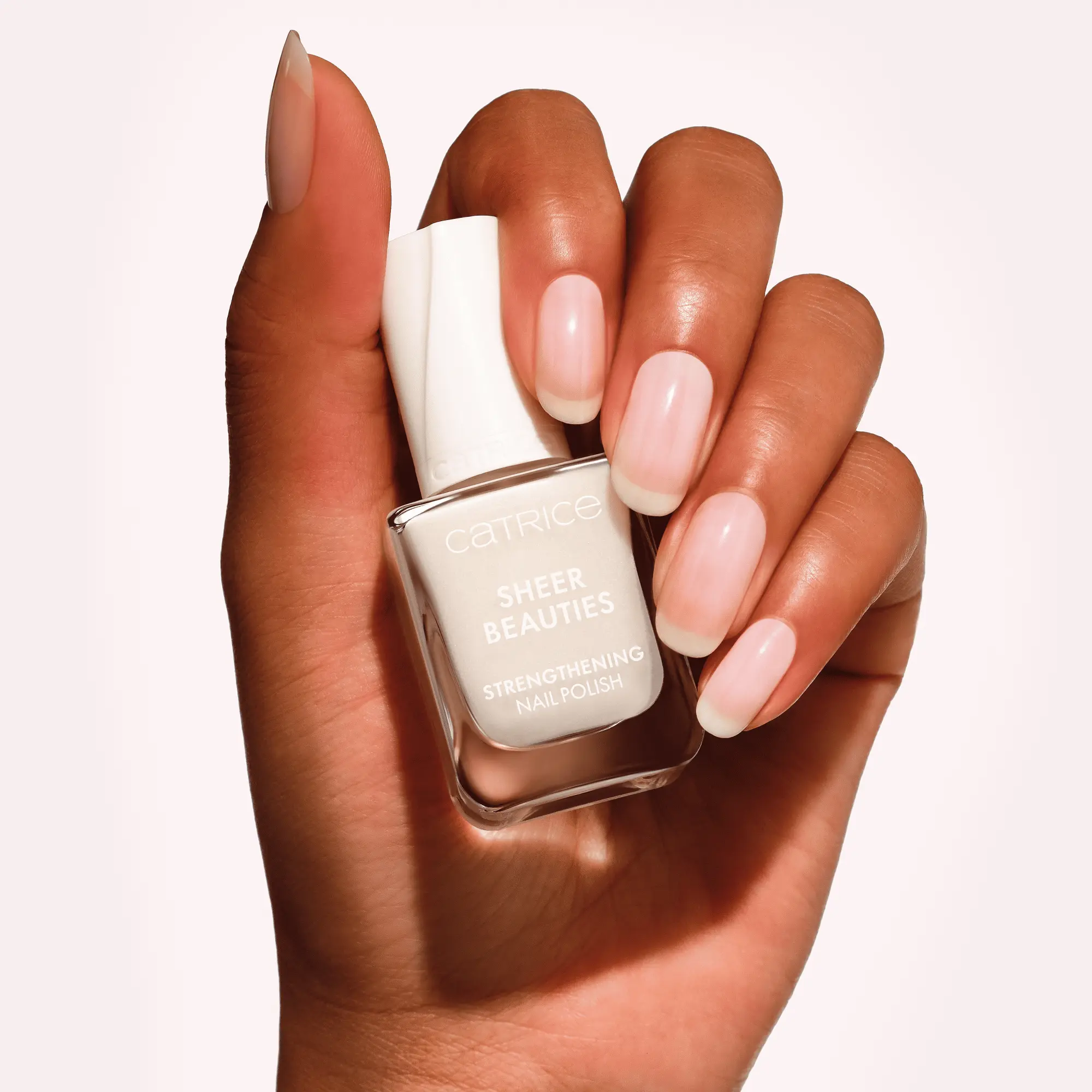 Sheer Beauties Strengthening Nail Polish 010 Milky Not Guilty - Image 2