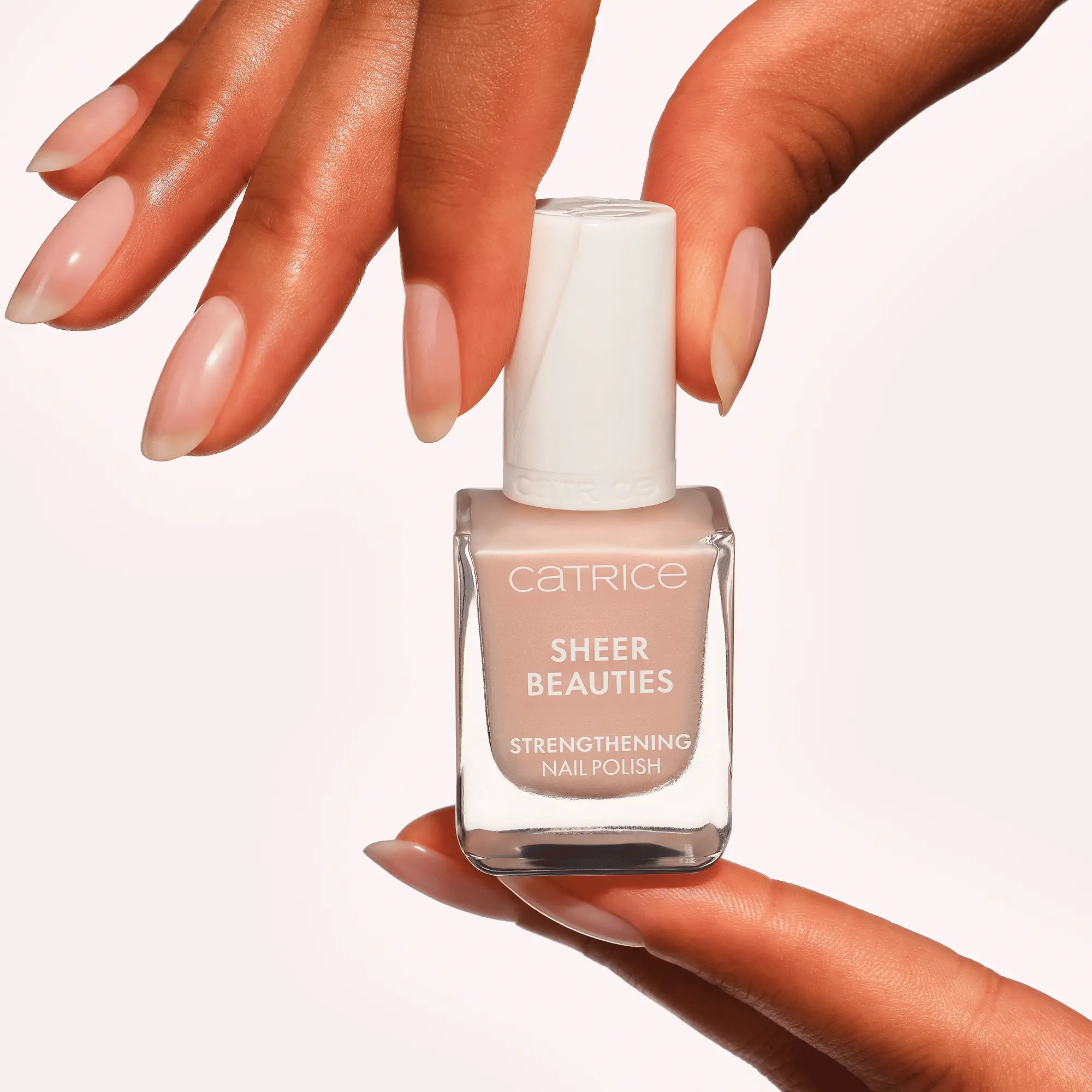 Sheer Beauties Strengthening Nail Polish 020 Roses Are Rosy - Image 3