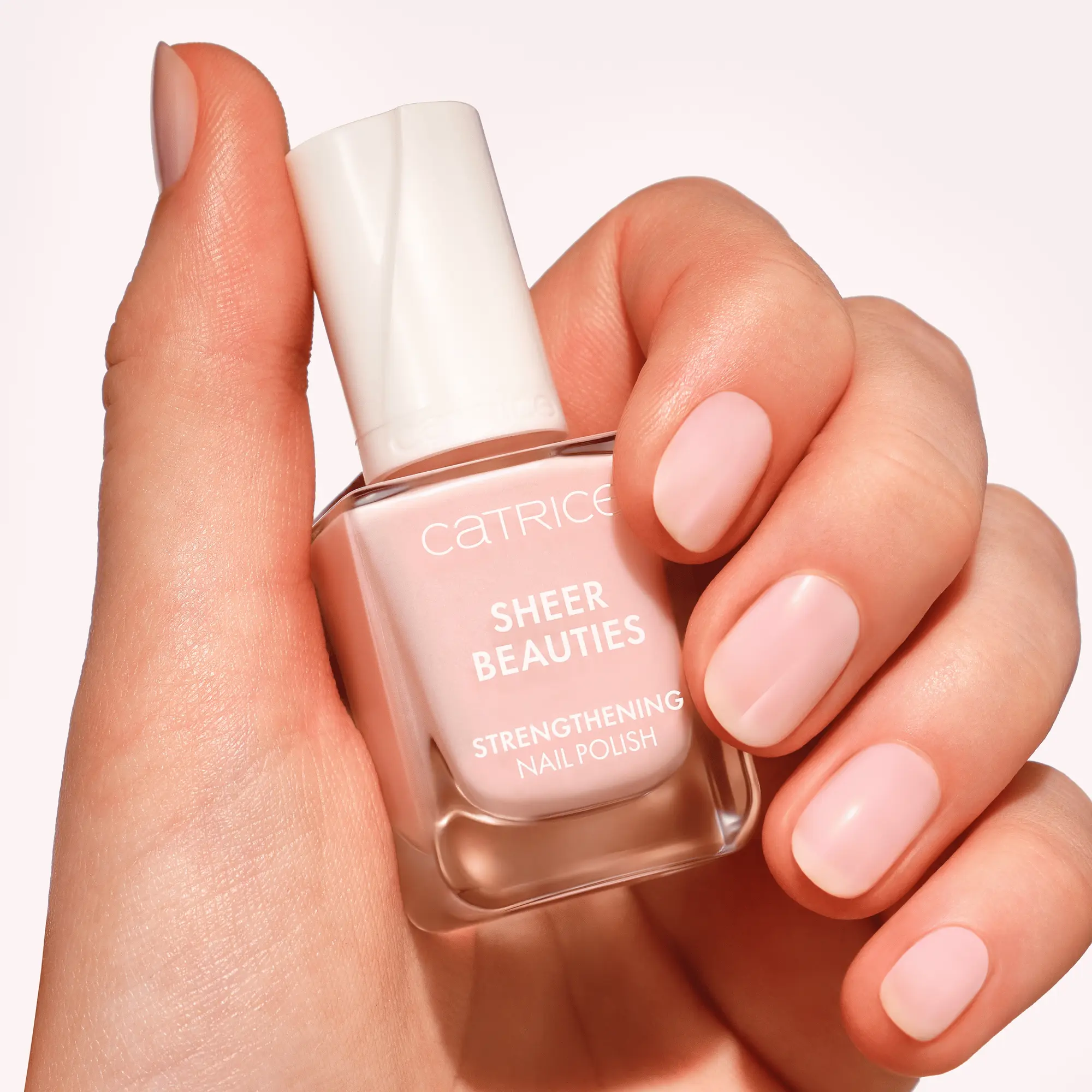 Sheer Beauties Strengthening Nail Polish 040 Fluffy Cotton Candy - Image 2