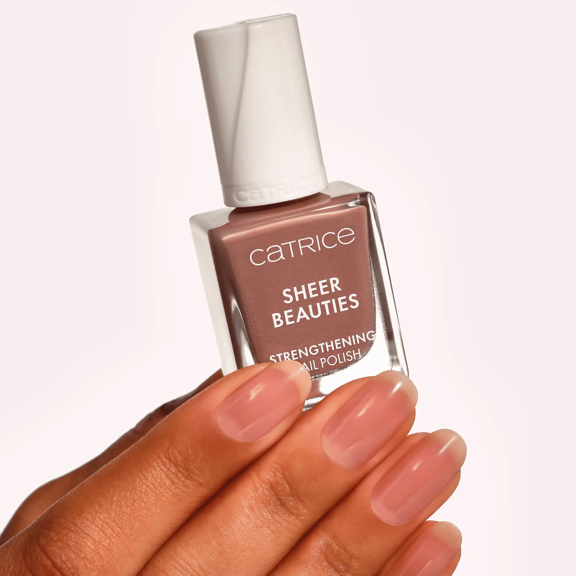 Sheer Beauties Strengthening Nail Polish 070 Dusty Romance - Image 3