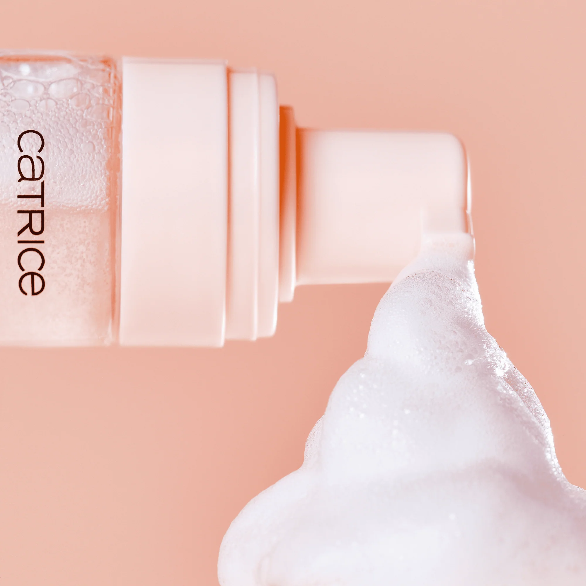Soft Glam Foam Primer 010 Beyond The Cloud - Image 5