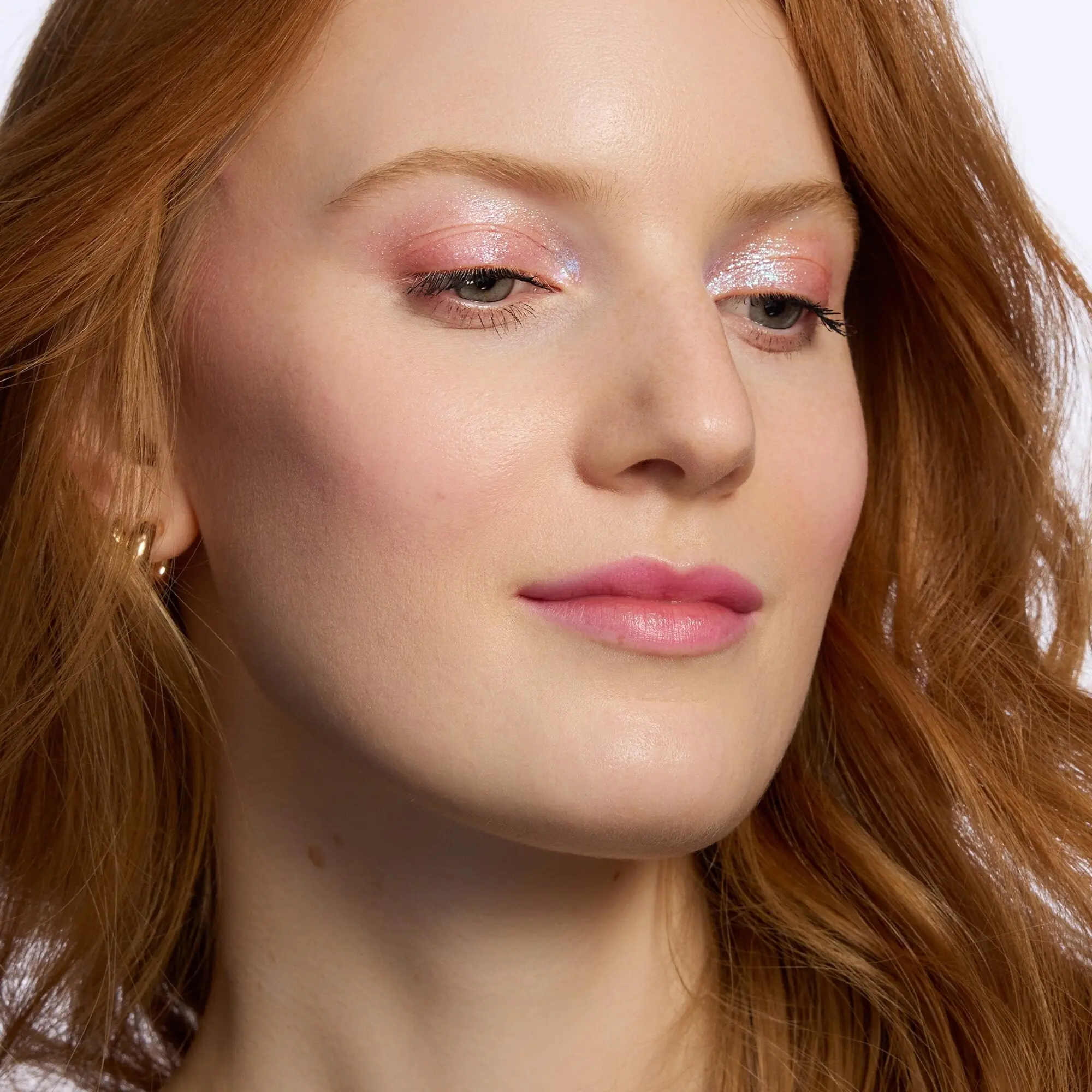 Space Glam Liquid Chrome Eyeshadow 010 Milky Way - Image 7