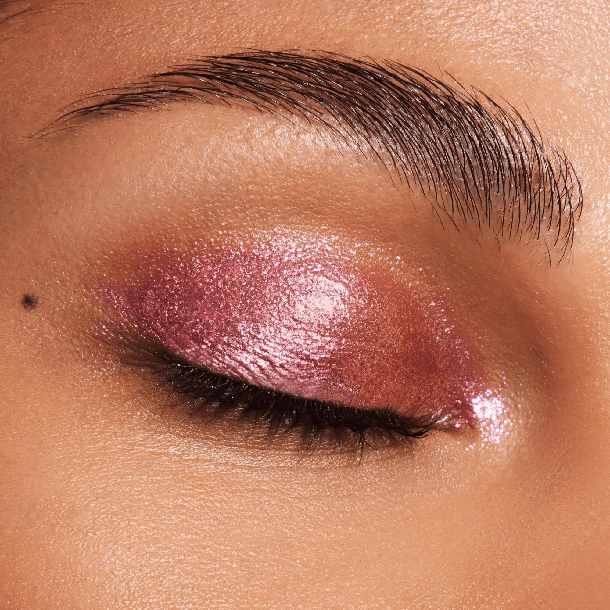 Space Glam Liquid Chrome Eyeshadow 020 Cosmic Lights - Image 2