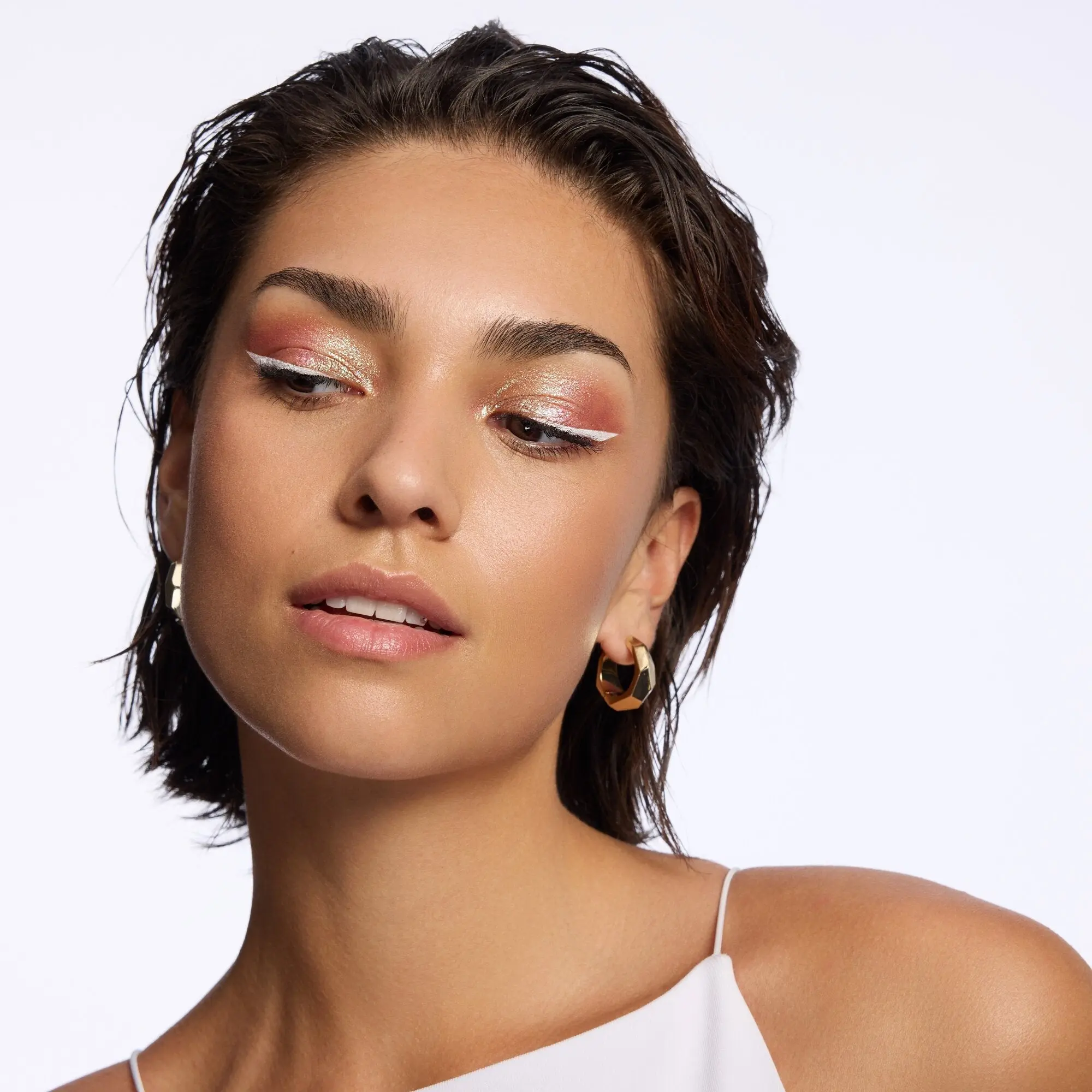 Space Glam Liquid Chrome Eyeshadow 030 Galactic Glamour - Image 4