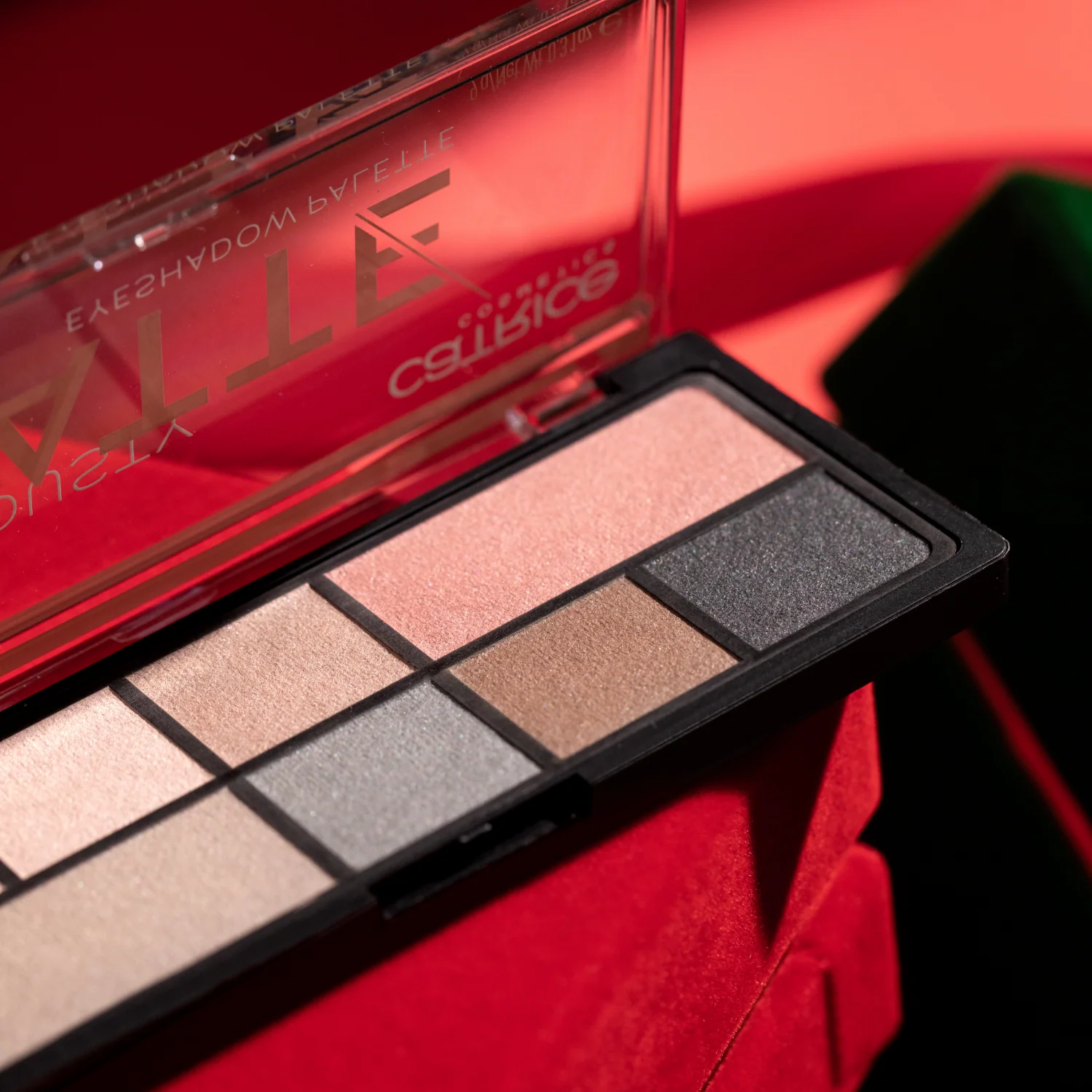 The Dusty Matte Eyeshadow Palette - Image 9
