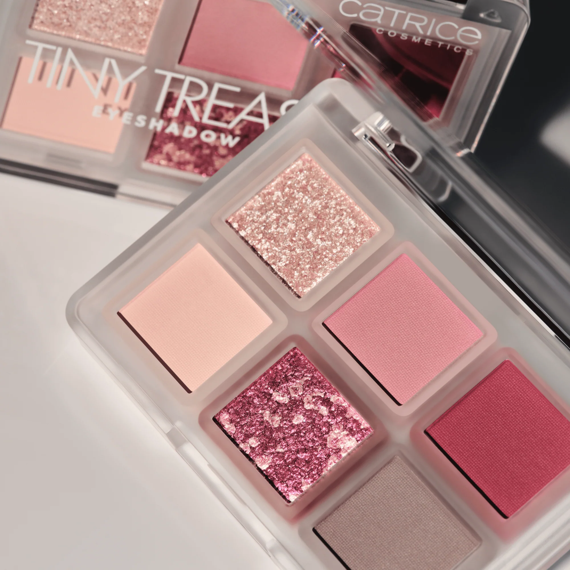Tiny Treasures Eyeshadow Palette 020 Wild Berry - Image 9