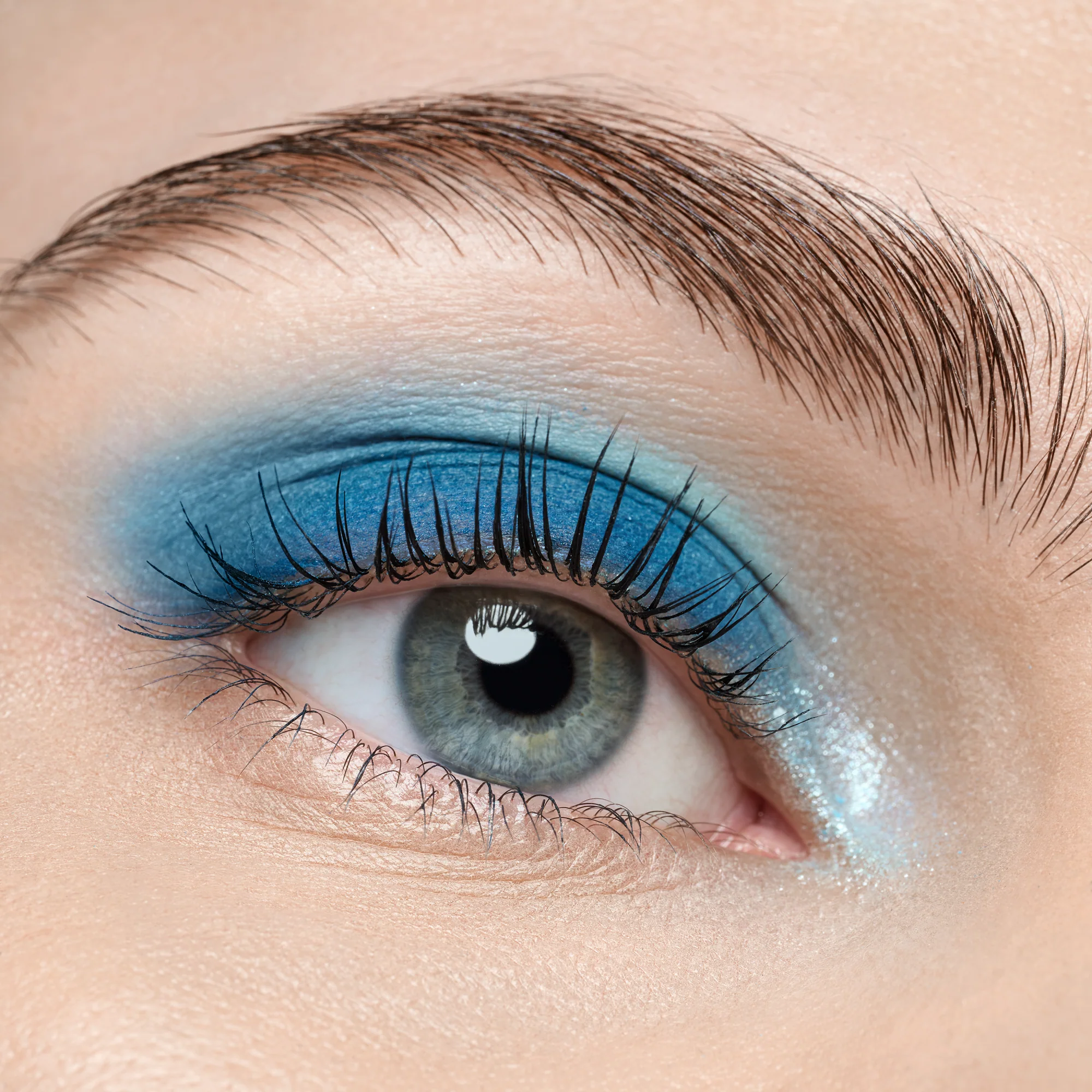 Tiny Treasures Eyeshadow Palette 040 Icy Whisper - Image 3