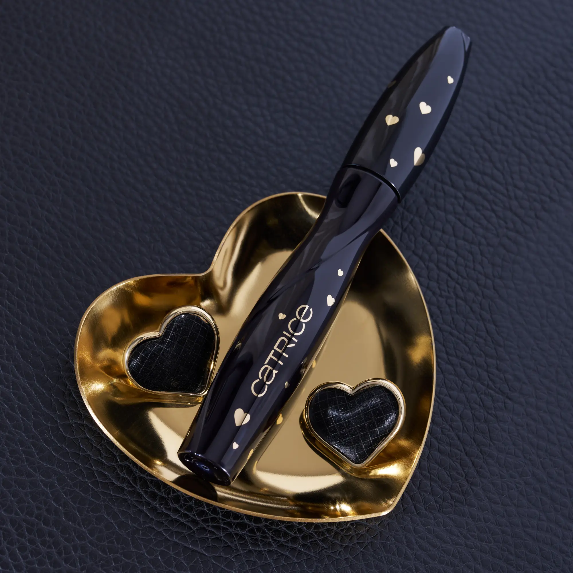 Valentine Who? Glam & Doll Volume Mascara Just Iconic - Image 2