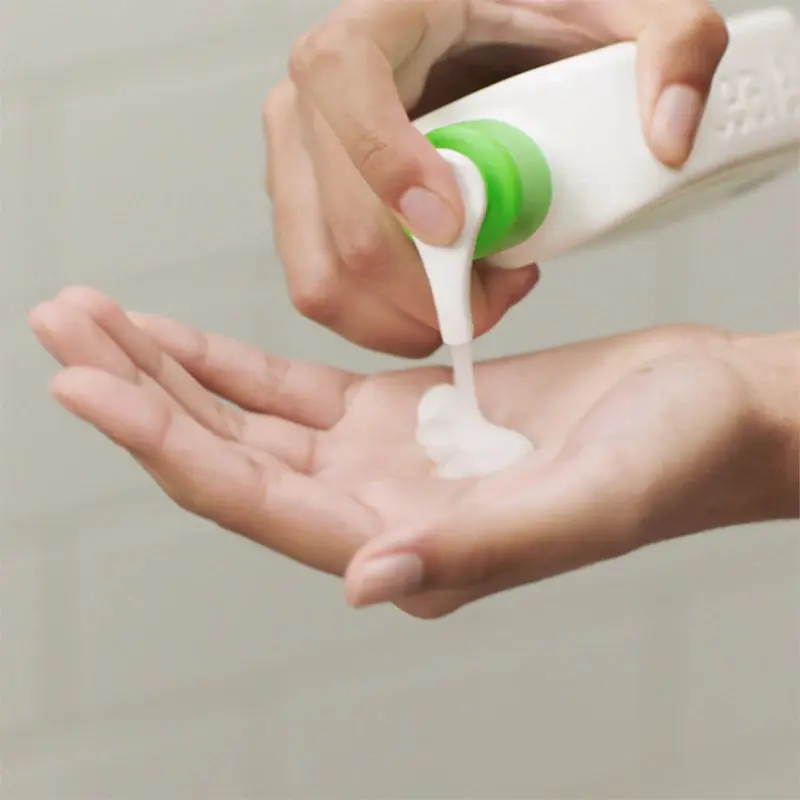 Hydrating Cleanser 473 ml. - Image 3