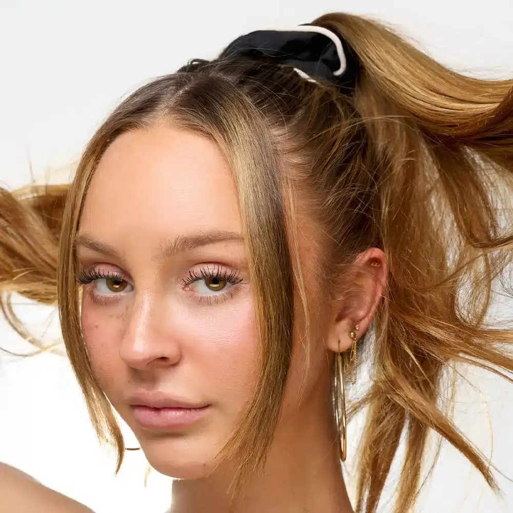 Contrast Scrunchies Set - Image 2