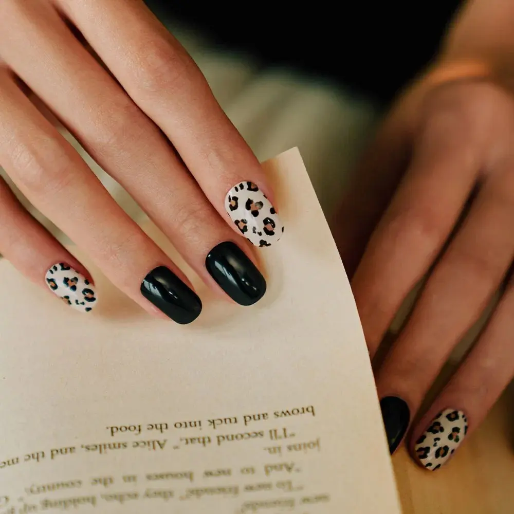Nail Strips Leopard Black - Image 4