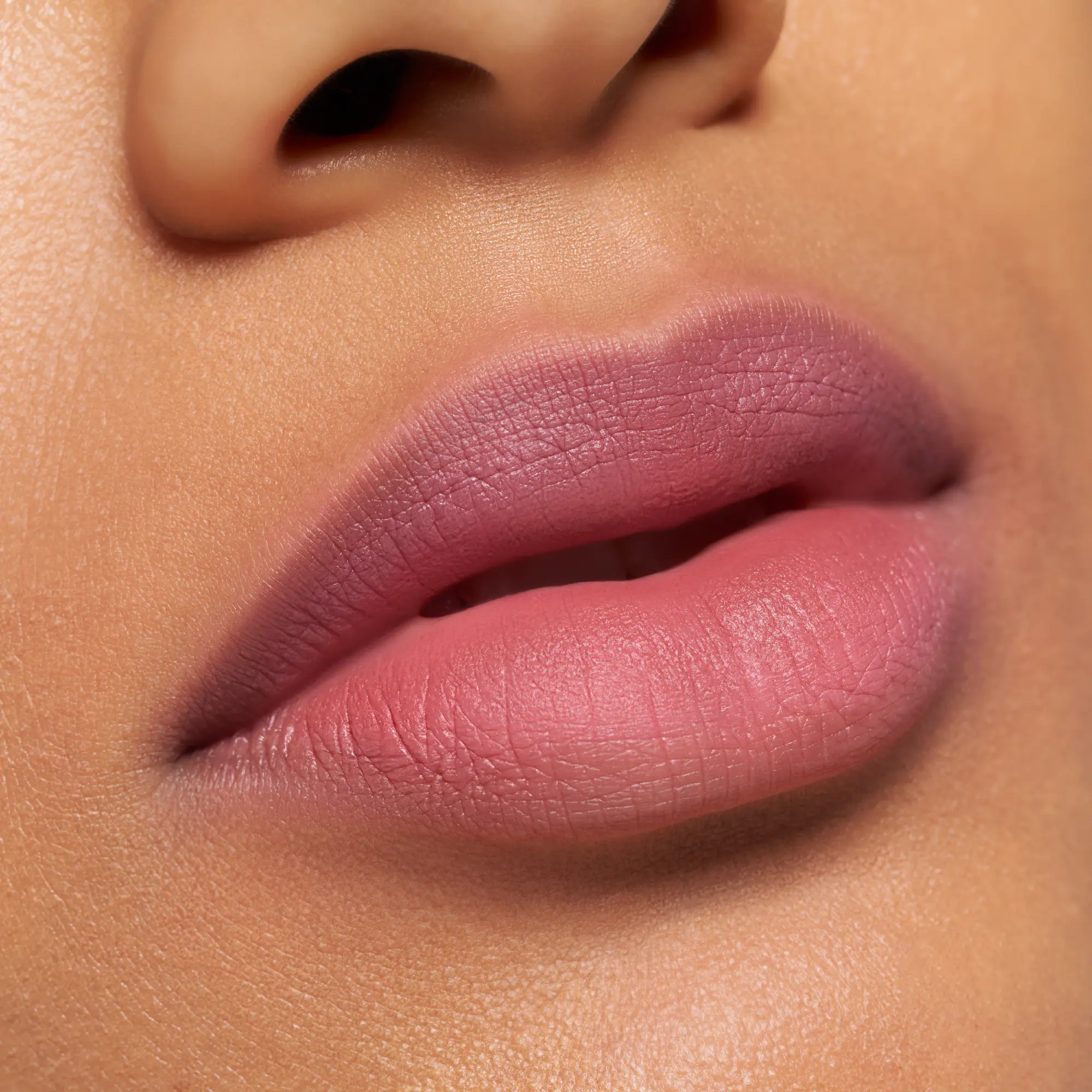 Blur Soufflé Matte Lip Cream 09 Ghost Typing - Image 4