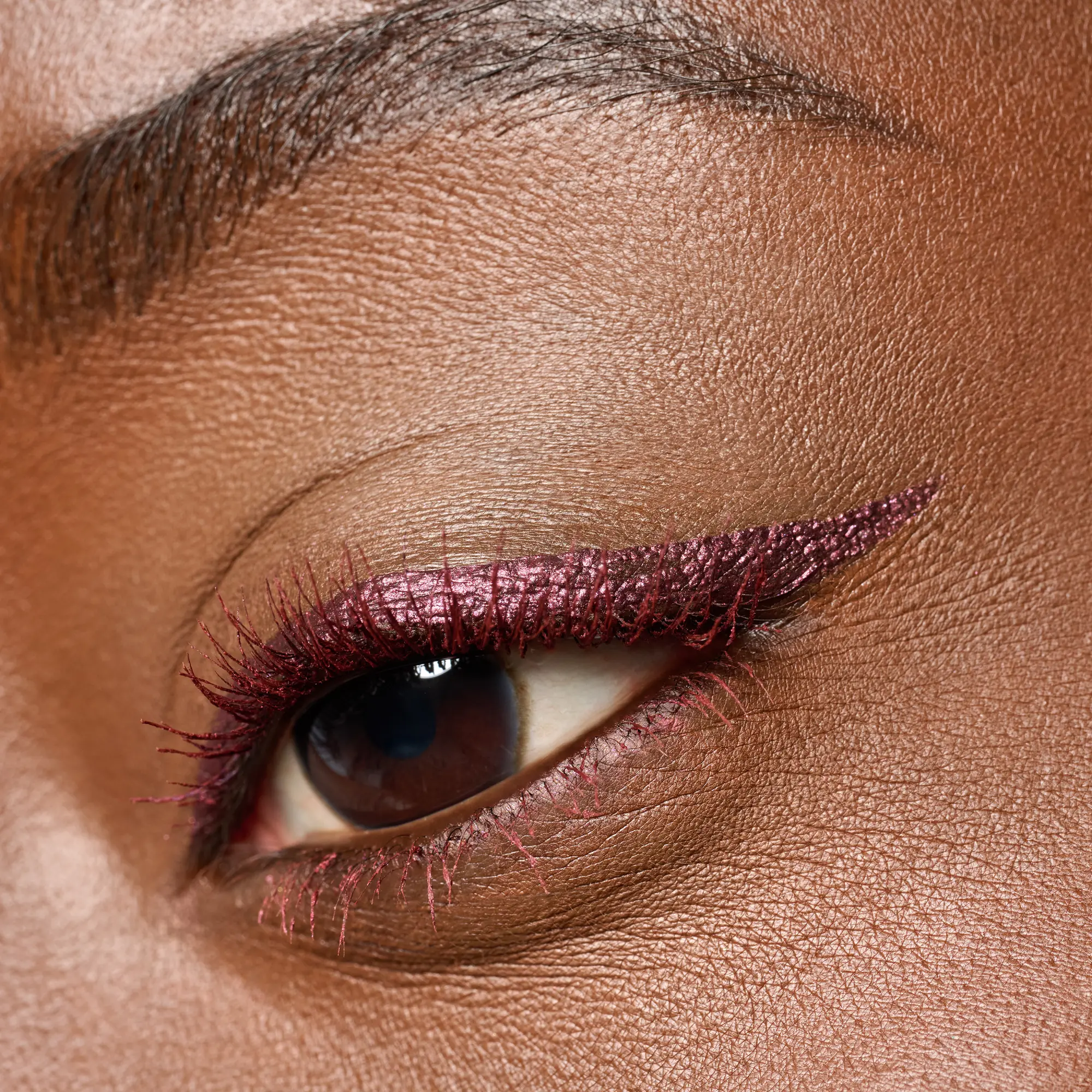Colour It! Metallic Liquid Liner 02 Dark Cherry - Image 4