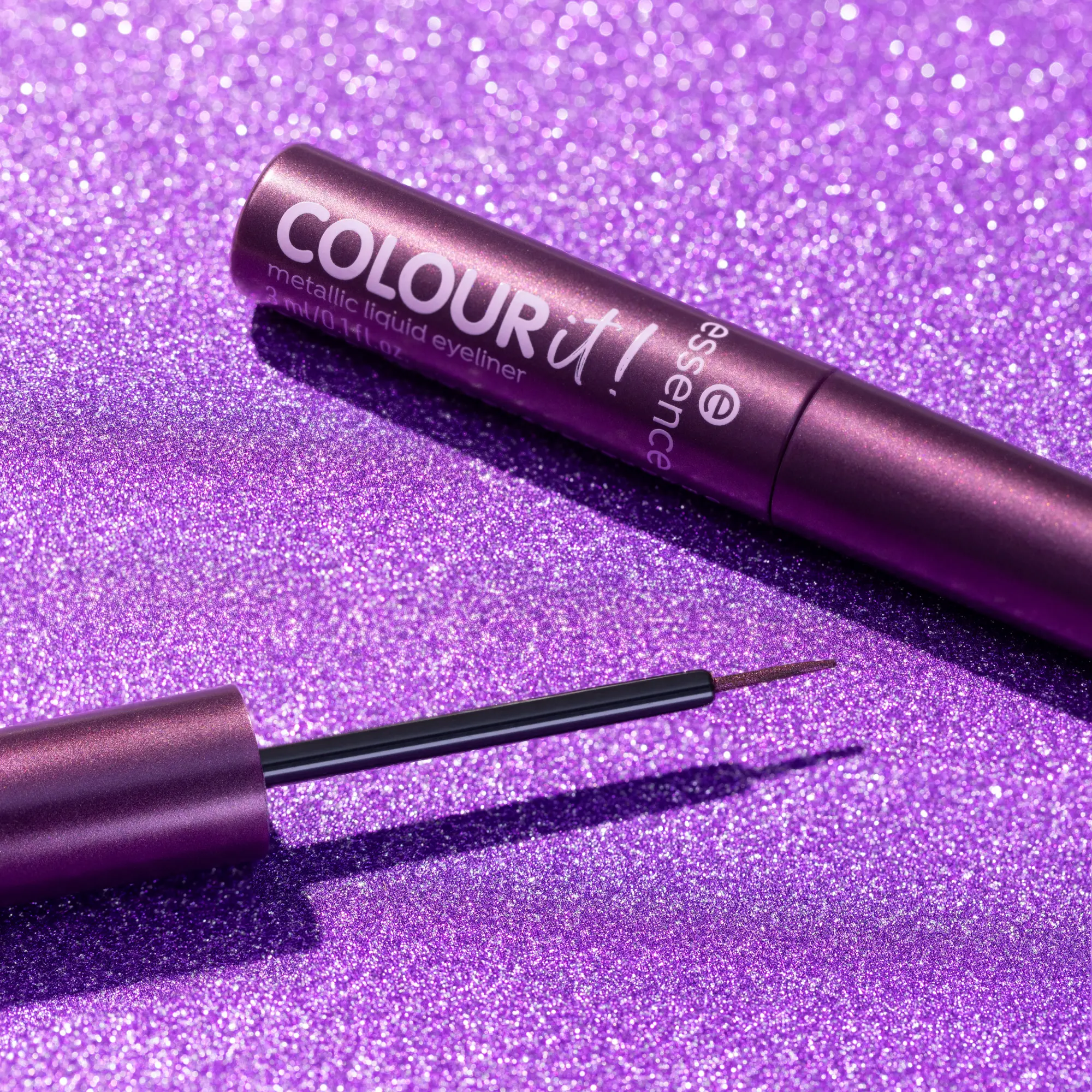 Colour It! Metallic Liquid Liner 02 Dark Cherry - Image 7