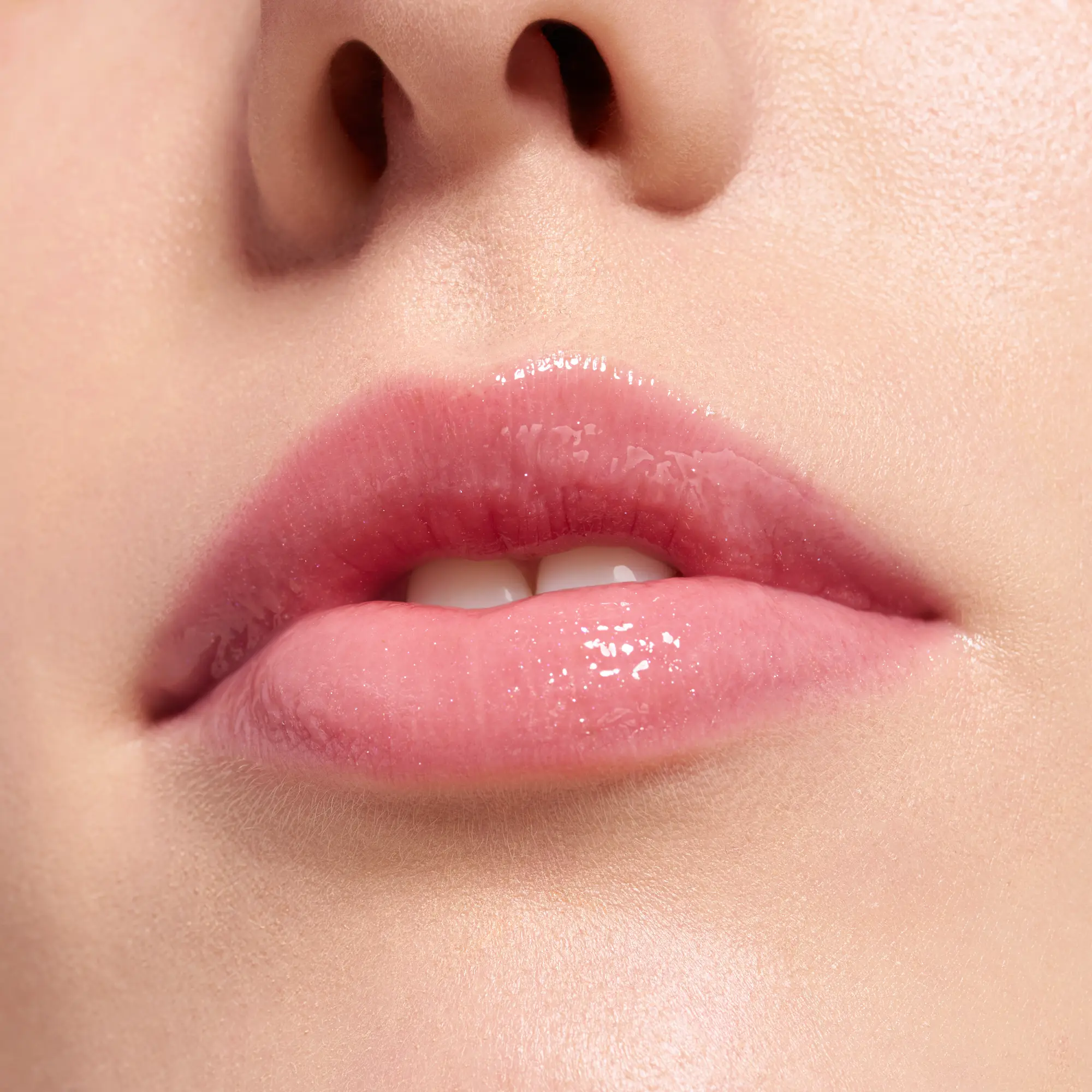 Extreme Shine Volume Lipgloss 19 Frosted Fairy - Image 6
