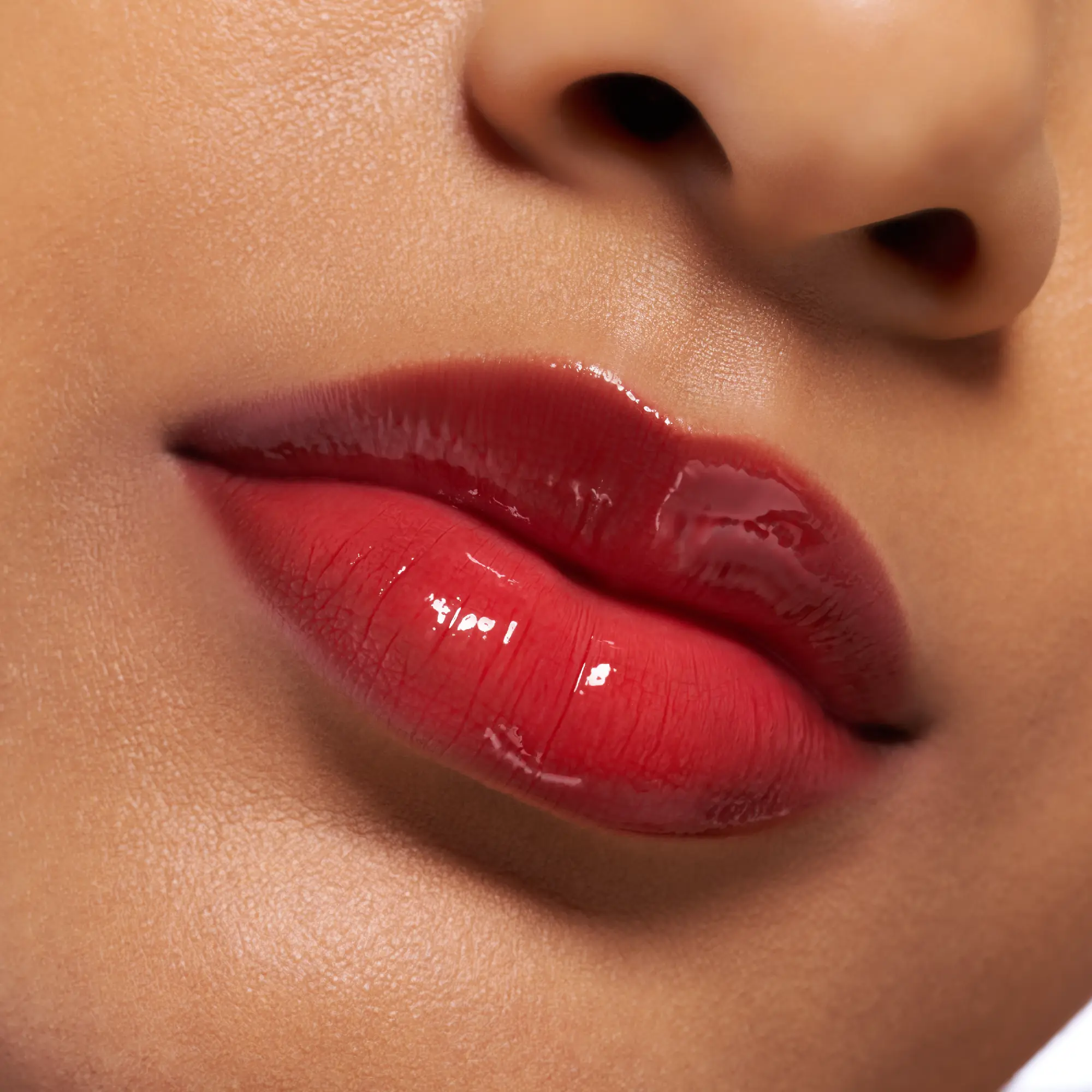 Juicy Bomb Plumping Lipgloss 01 Sweet Strawberry - Image 5