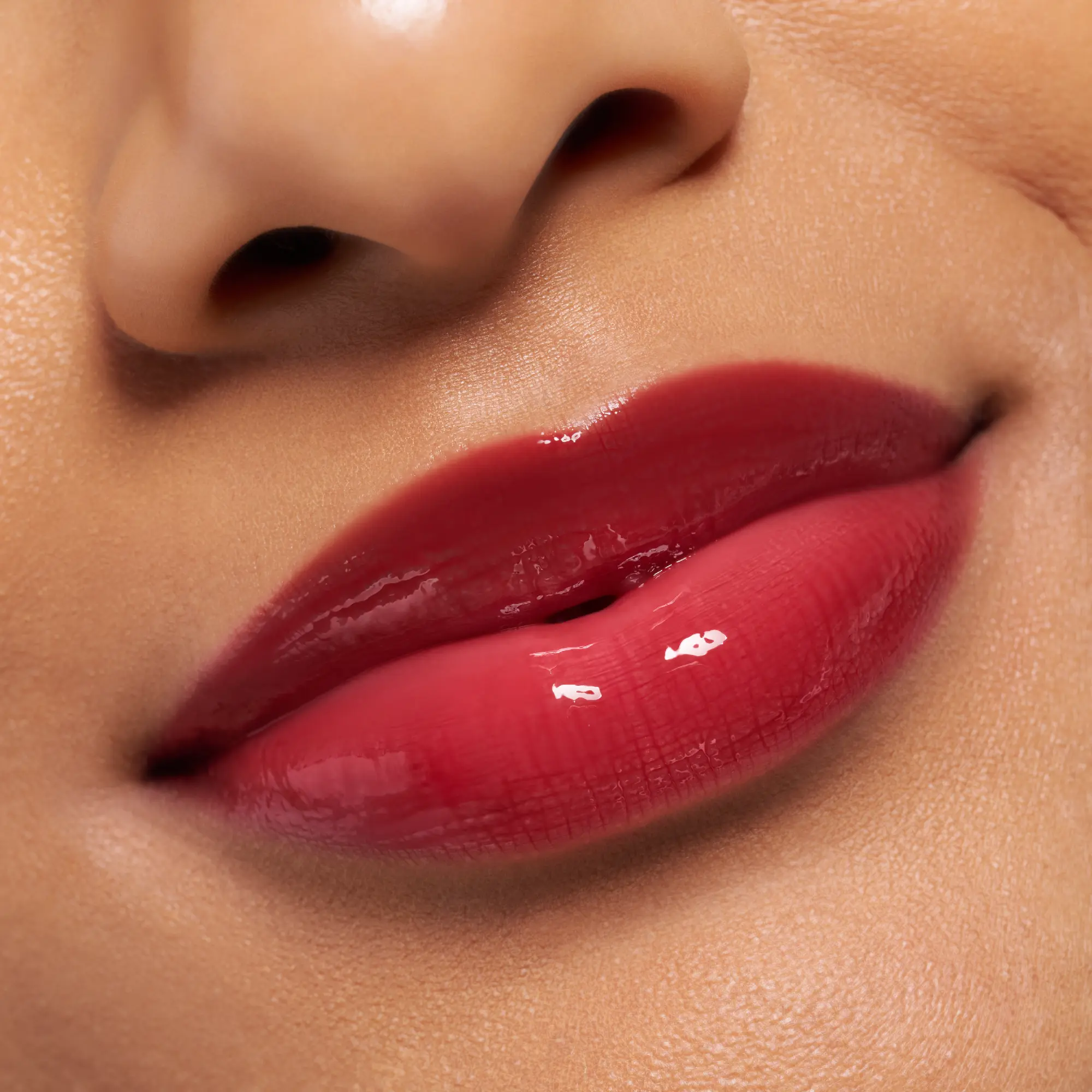 Juicy Bomb Plumping Lipgloss 02 Sour Cherry - Image 4