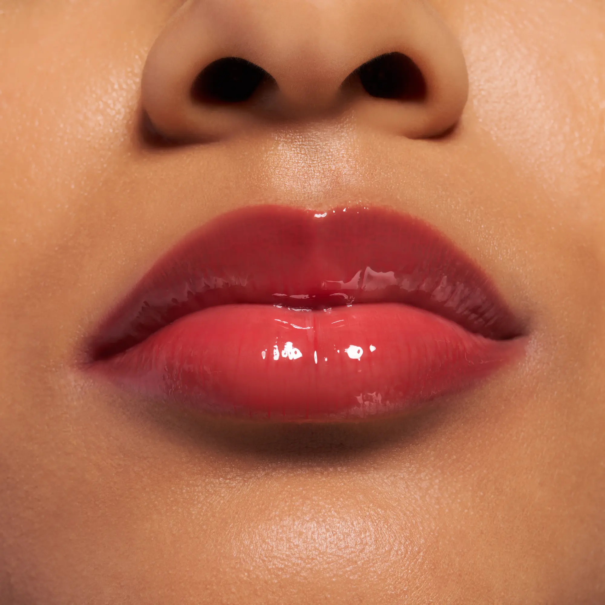 Juicy Bomb Plumping Lipgloss 05 Soft Apricot - Image 4