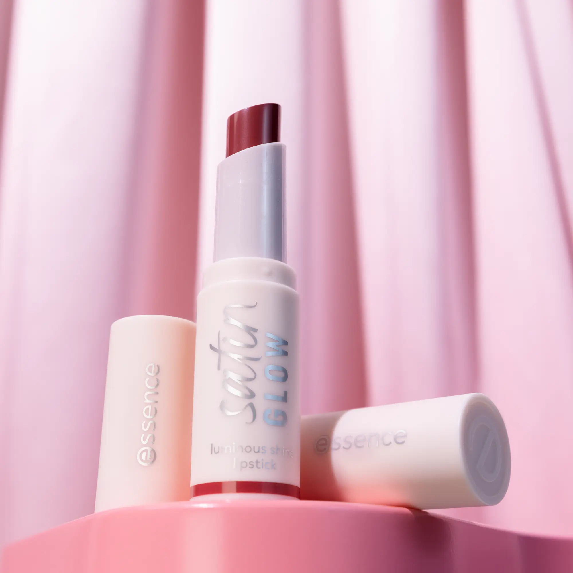 Satin Glow Luminous Shine Lipstick 03 Rose And Shine - Image 6